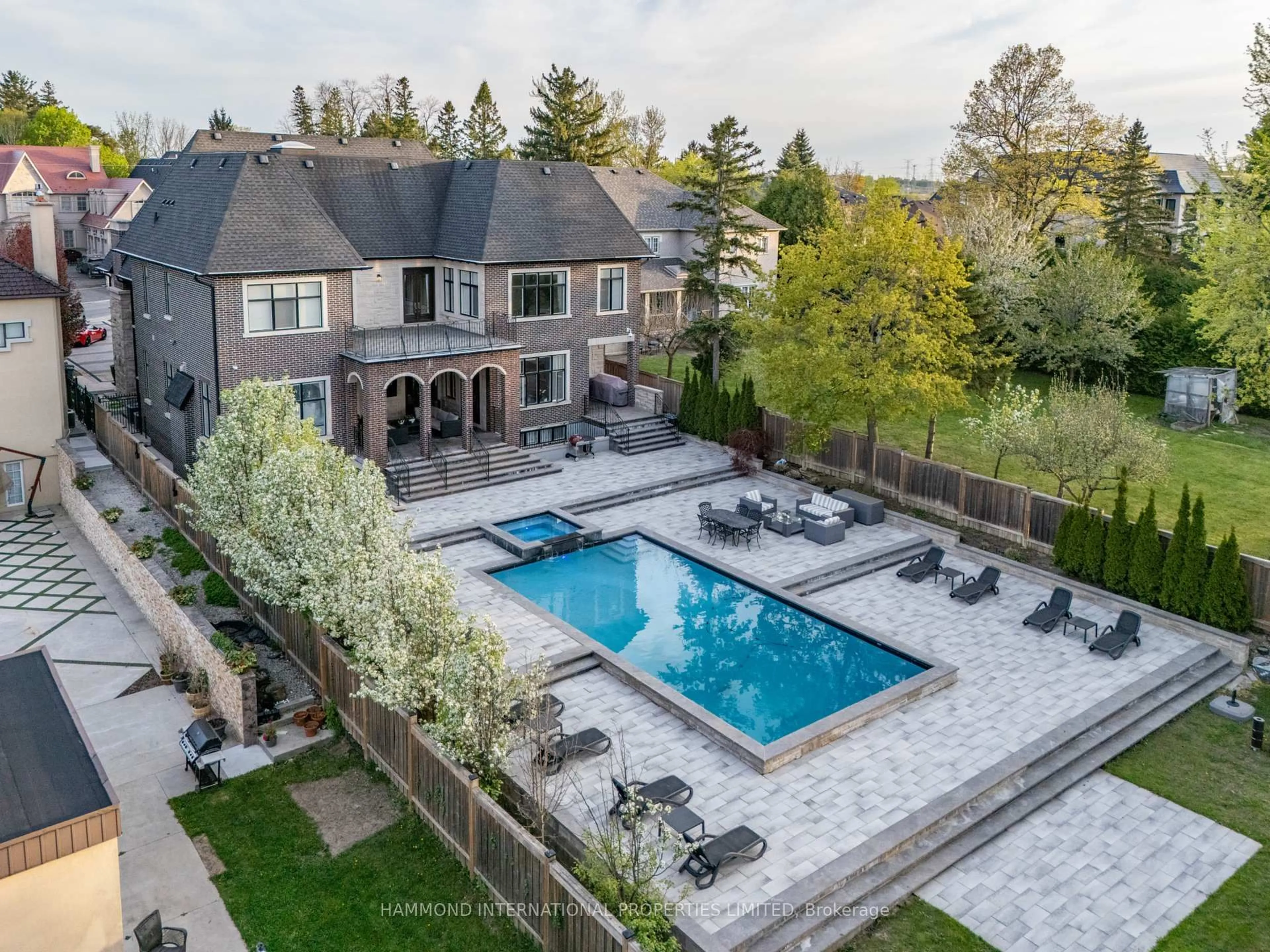 A pic from outside/outdoor area/front of a property/back of a property/a pic from drone, unknown for 84 Garden Ave, Richmond Hill Ontario L4C 6M1