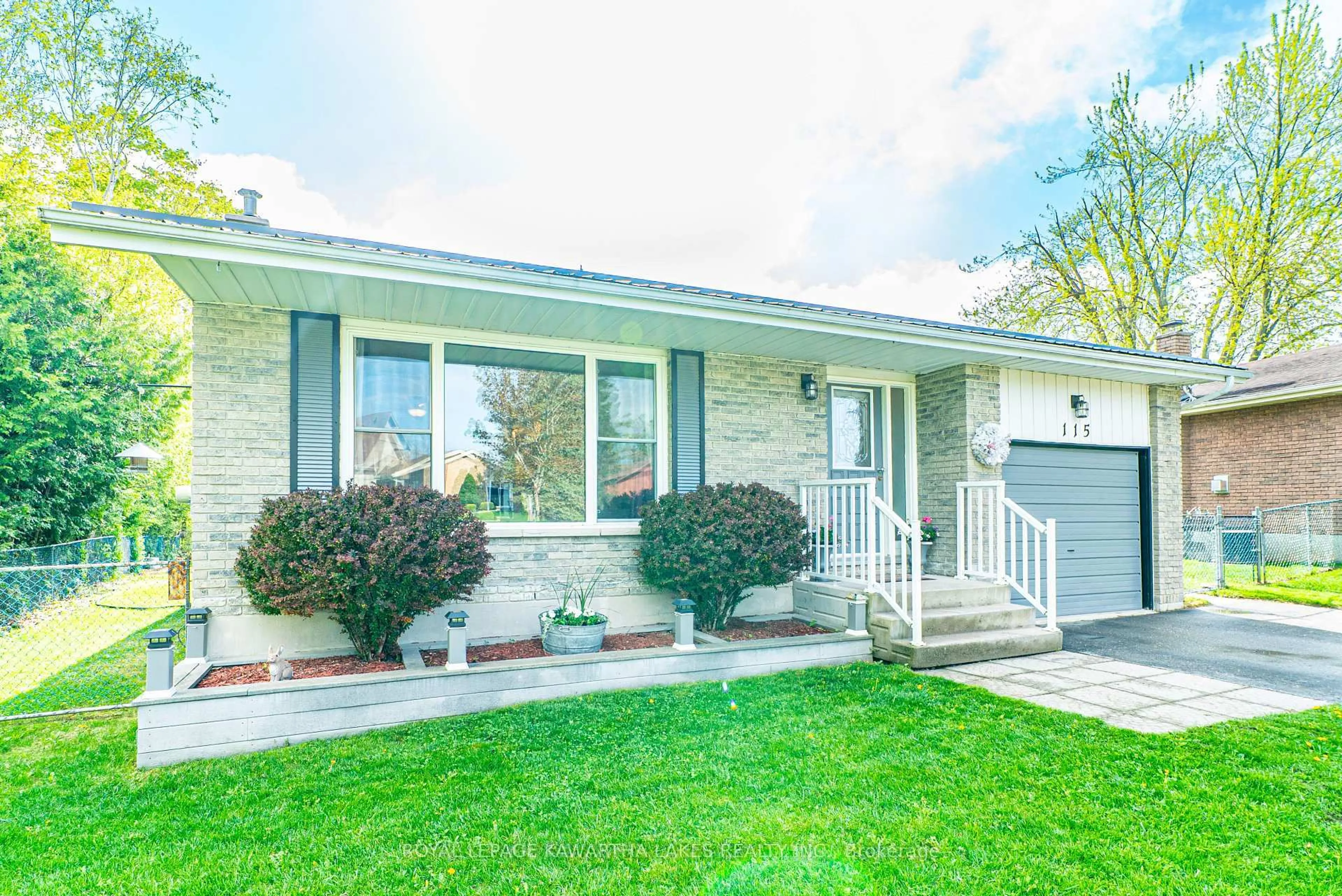 Home with vinyl exterior material, street for 115 Meadowlands Dr, Brock Ontario L0E 1E0