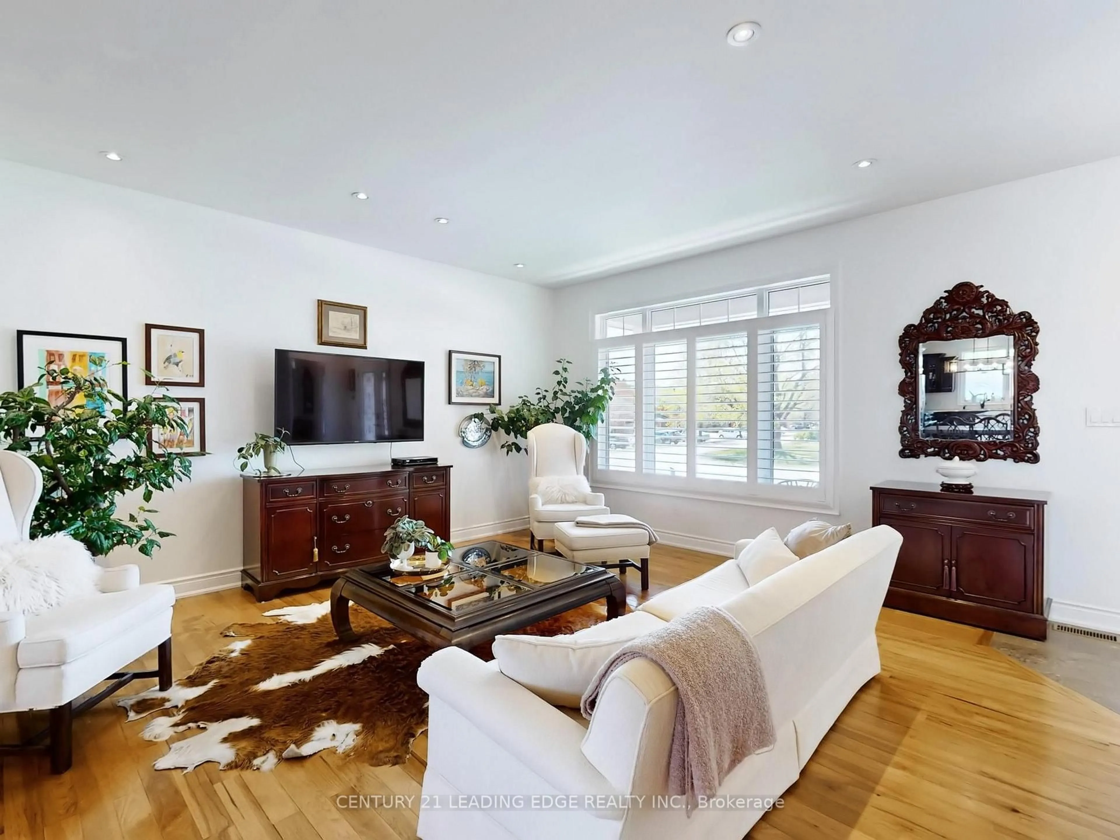 Living room with furniture, wood/laminate floor for 25 Church St, Brock Ontario L0H 1H0