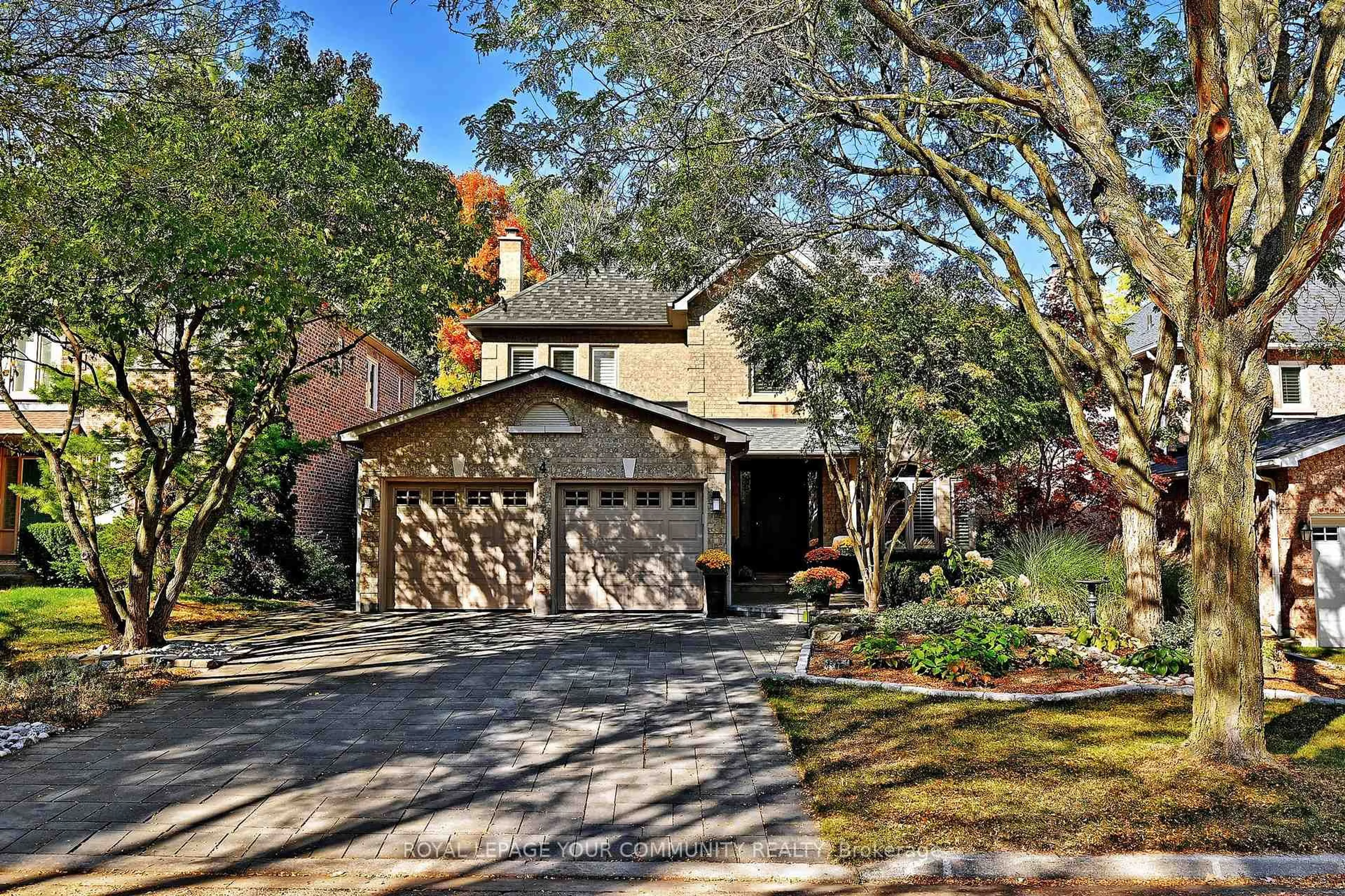Home with brick exterior material, street for 4 Camgreen Crt, Richmond Hill Ontario L4C 9V6