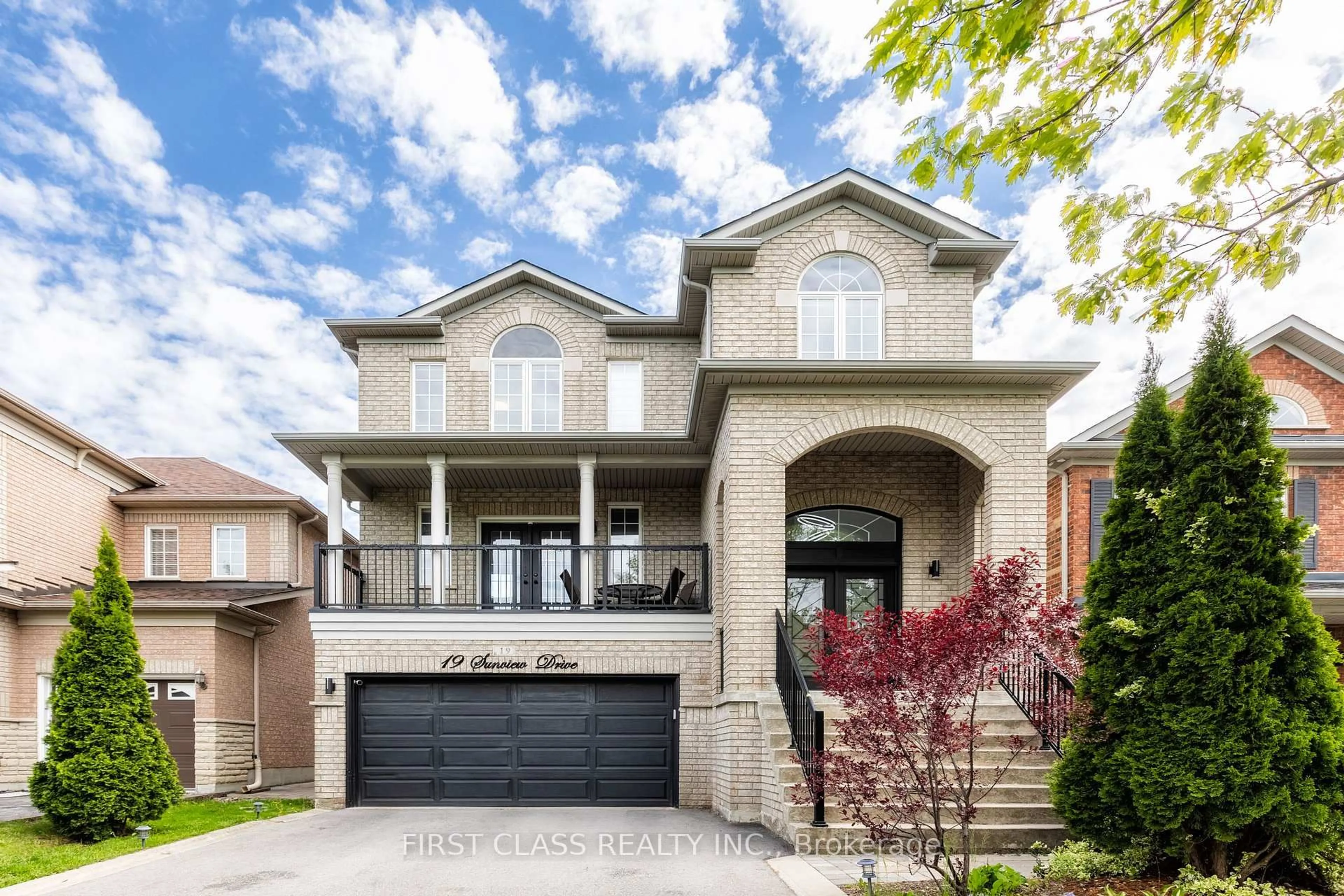 Home with brick exterior material, street for 19 Sunview Dr, Vaughan Ontario L4H 1Y4