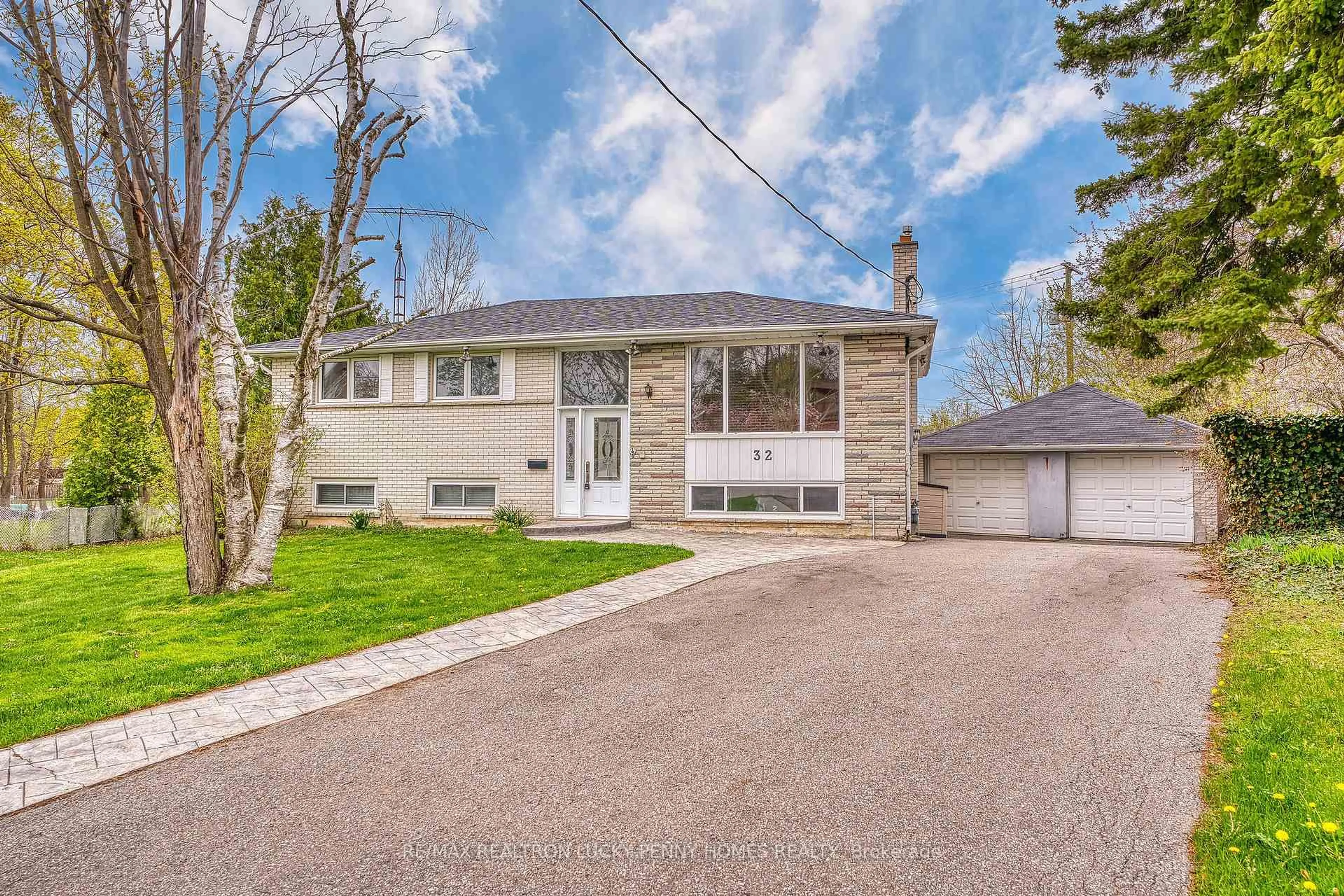 Unknown for 32 King Richard Crt, Markham Ontario L3P 1M1