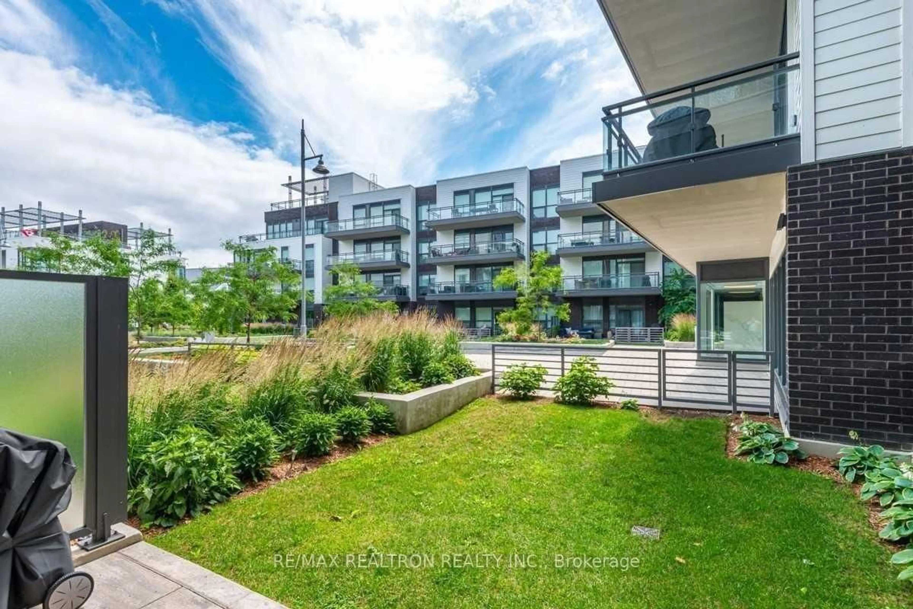 Patio, unknown for 301 Sea Ray Ave #C120, Innisfil Ontario L9S 0J4