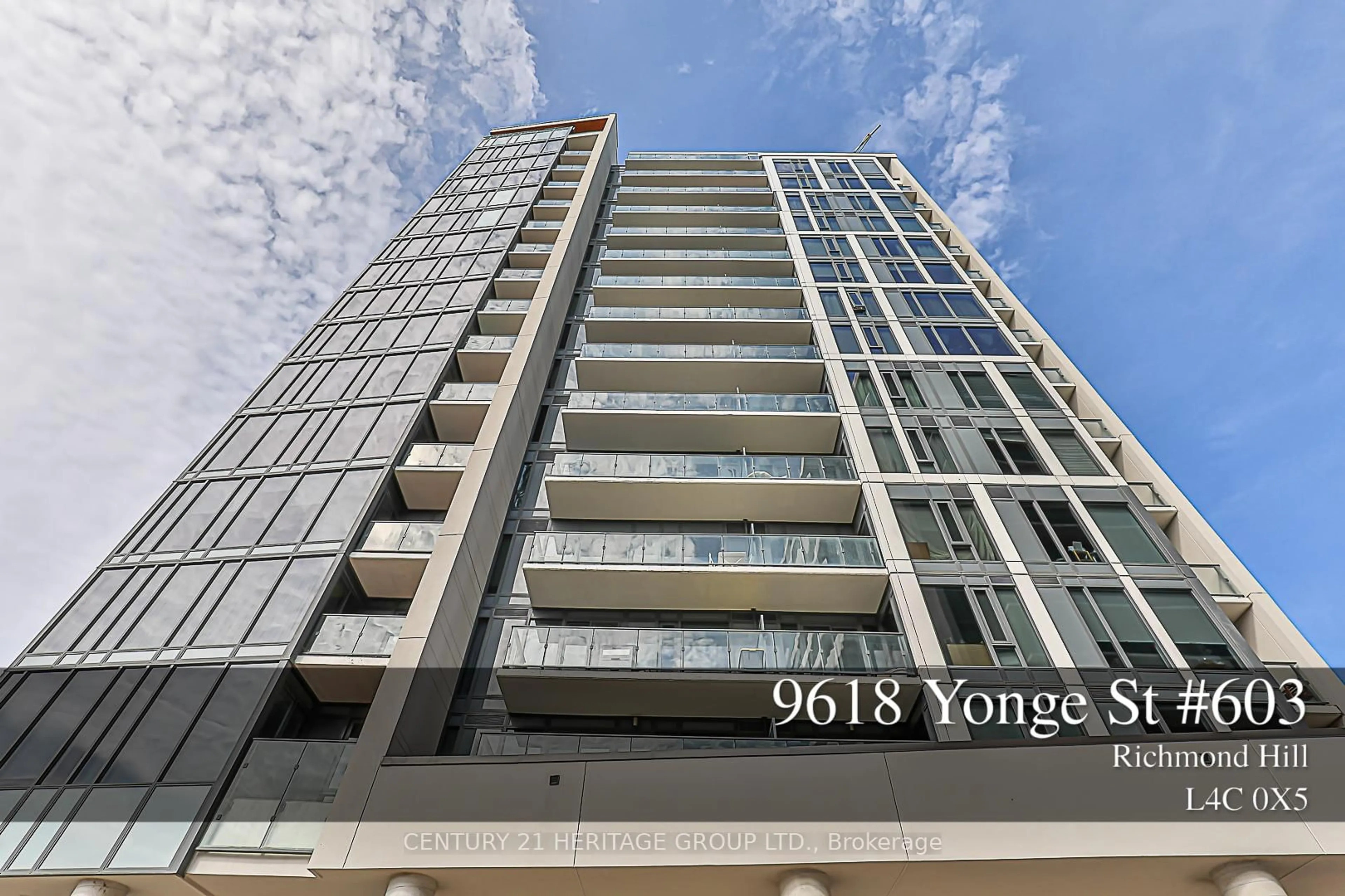 Indoor foyer for 9618 Yonge St #603, Richmond Hill Ontario L4C 0X5