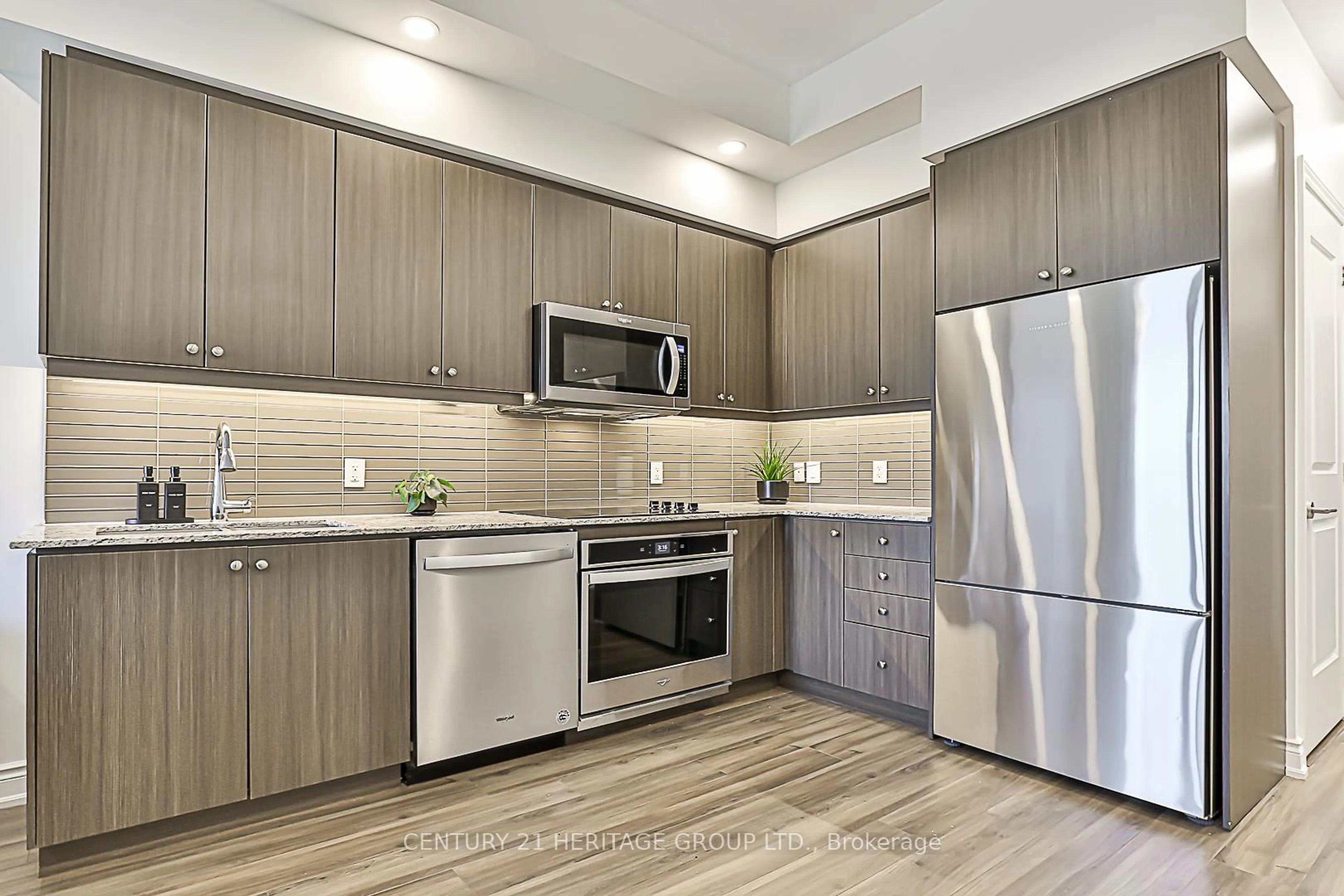 Standard kitchen, unknown for 9618 Yonge St #603, Richmond Hill Ontario L4C 0X5