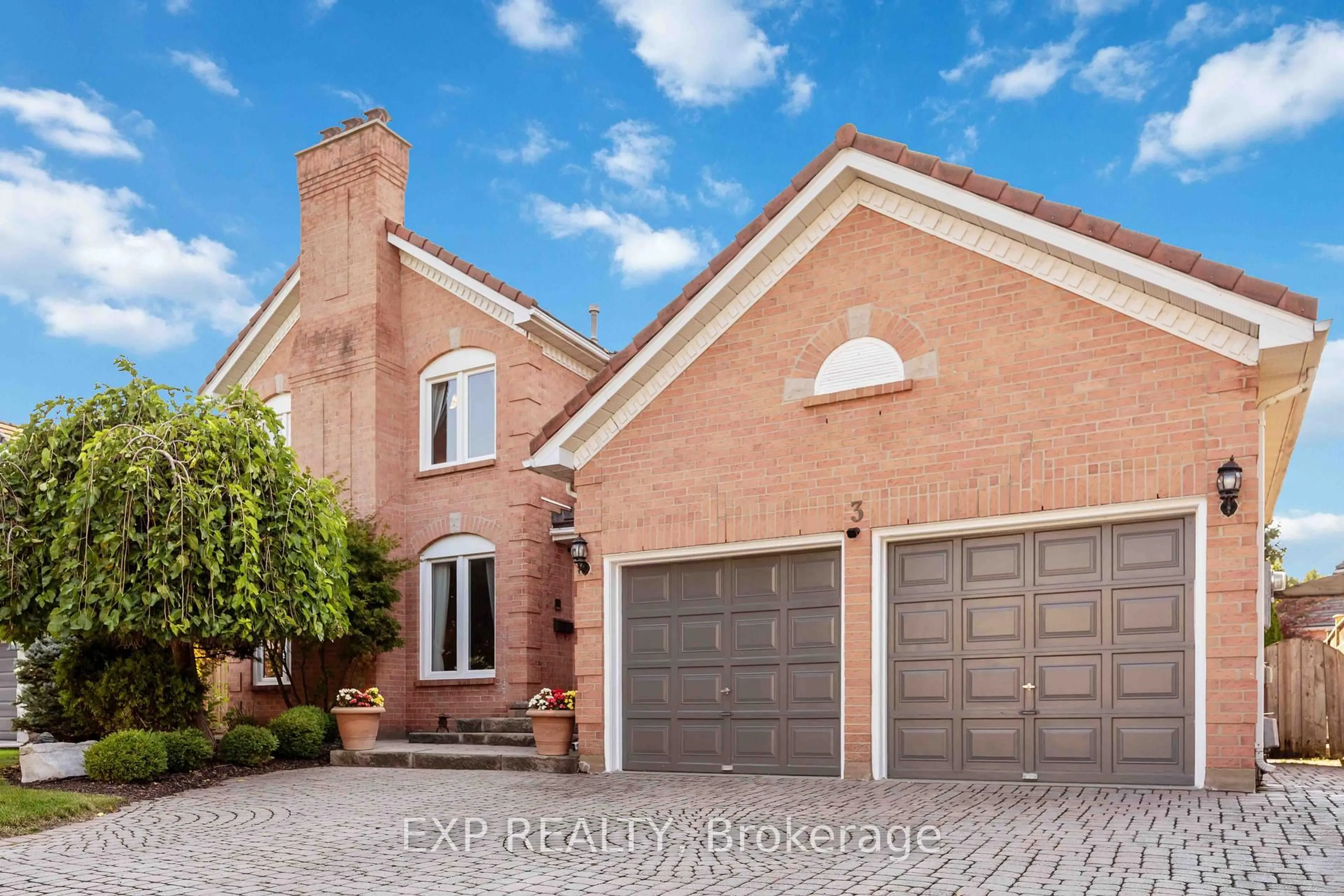 Home with brick exterior material, street for 3 Hoodview Crt, Markham Ontario L3R 0A6