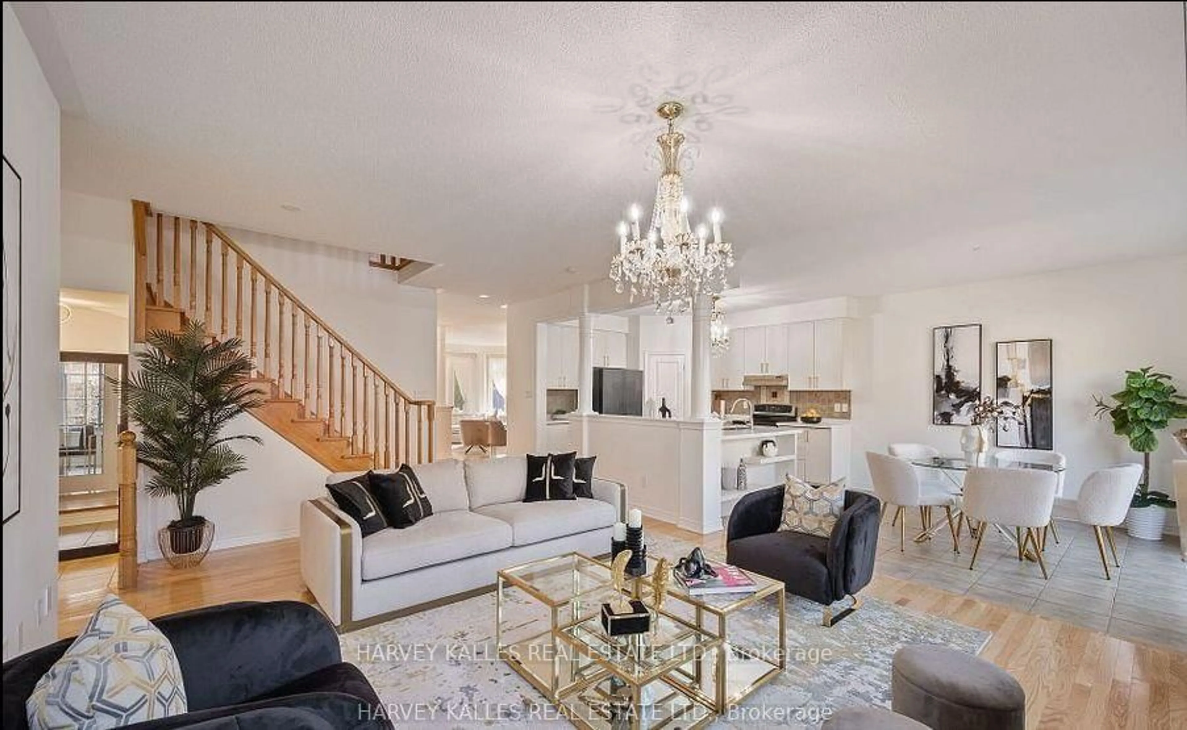 Living room with furniture, unknown for 8 Barn Swallow Crt, Richmond Hill Ontario L4E 0K1