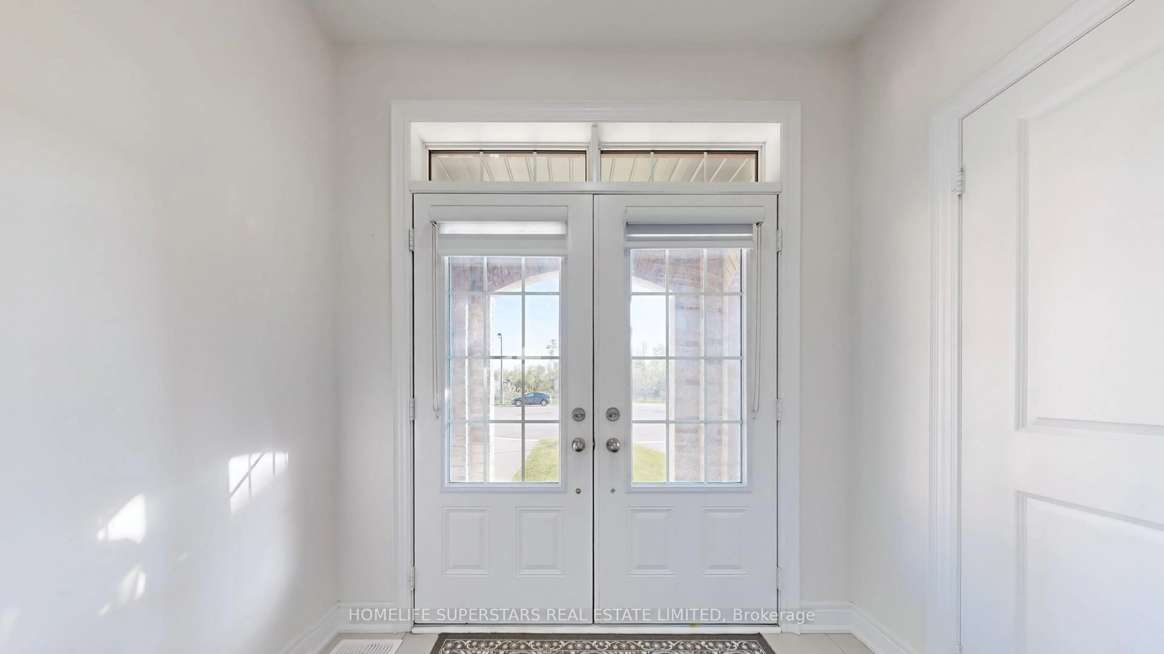 Indoor entryway for 28 Great Railway Crt, Vaughan Ontario L4H 3N5