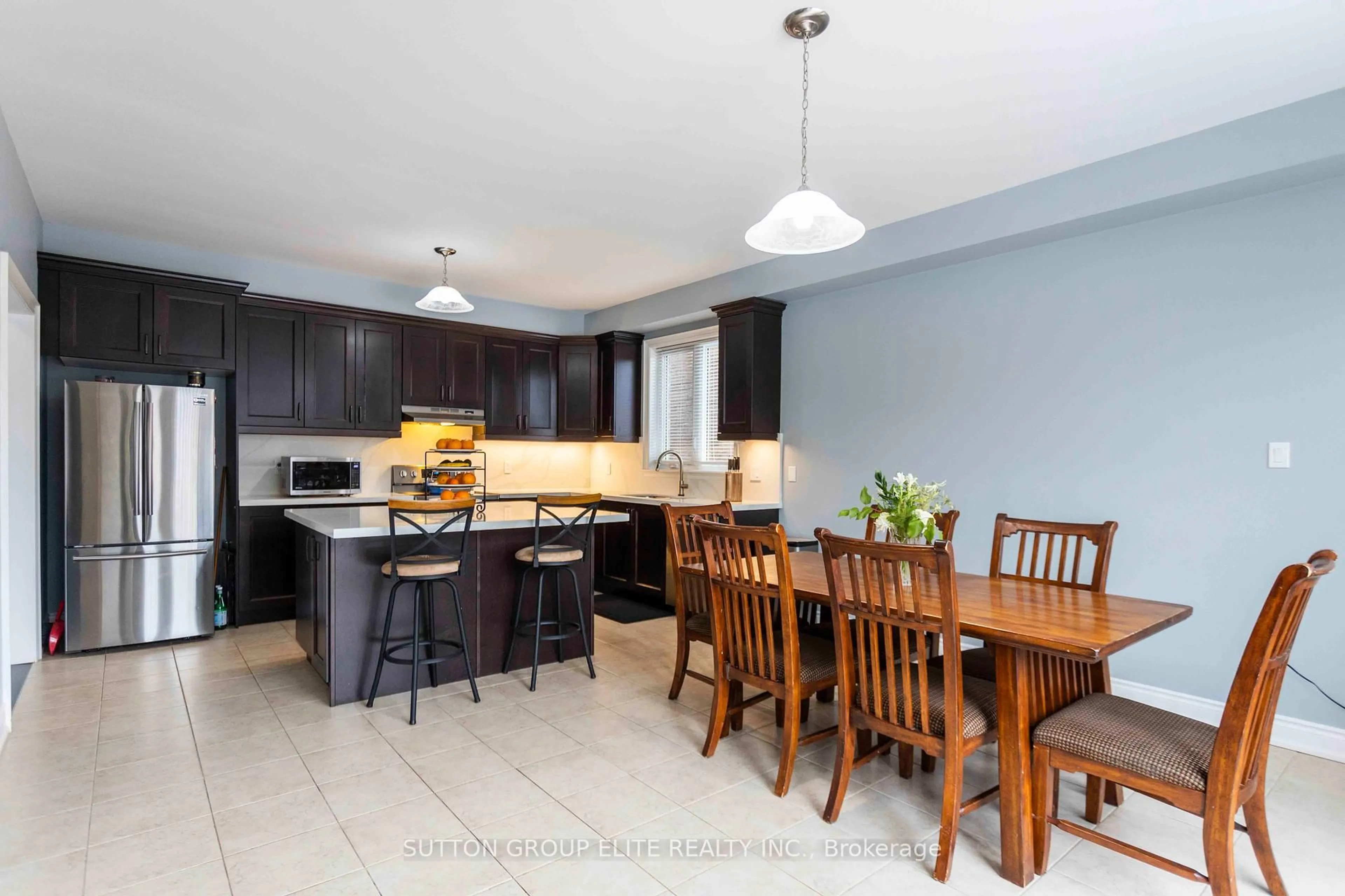 Open concept kitchen, unknown for 38 Richmond Park Dr, Georgina Ontario L4P 0A7