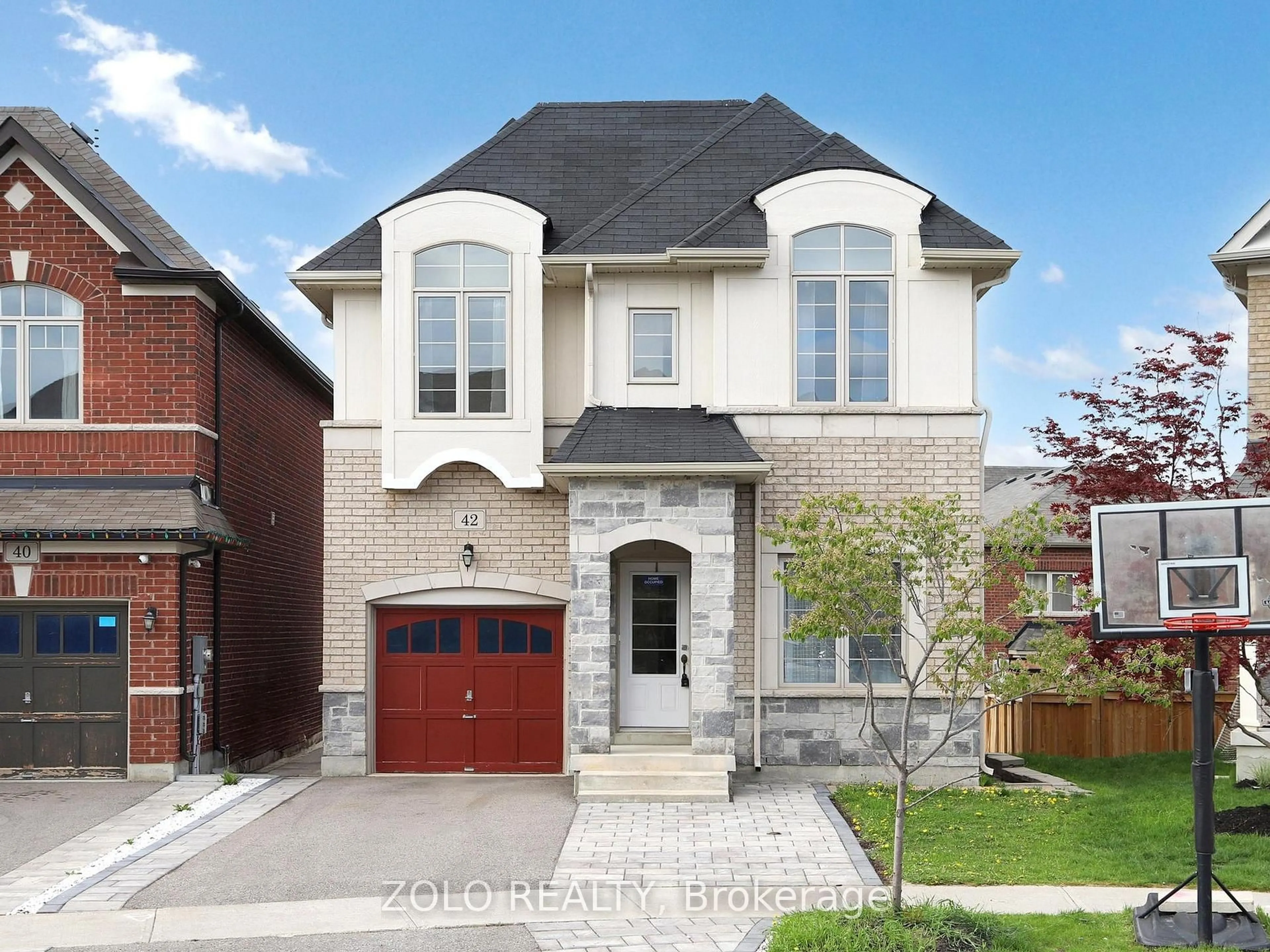 Home with brick exterior material, street for 42 Foxberry Rd, East Gwillimbury Ontario L9N 0P6