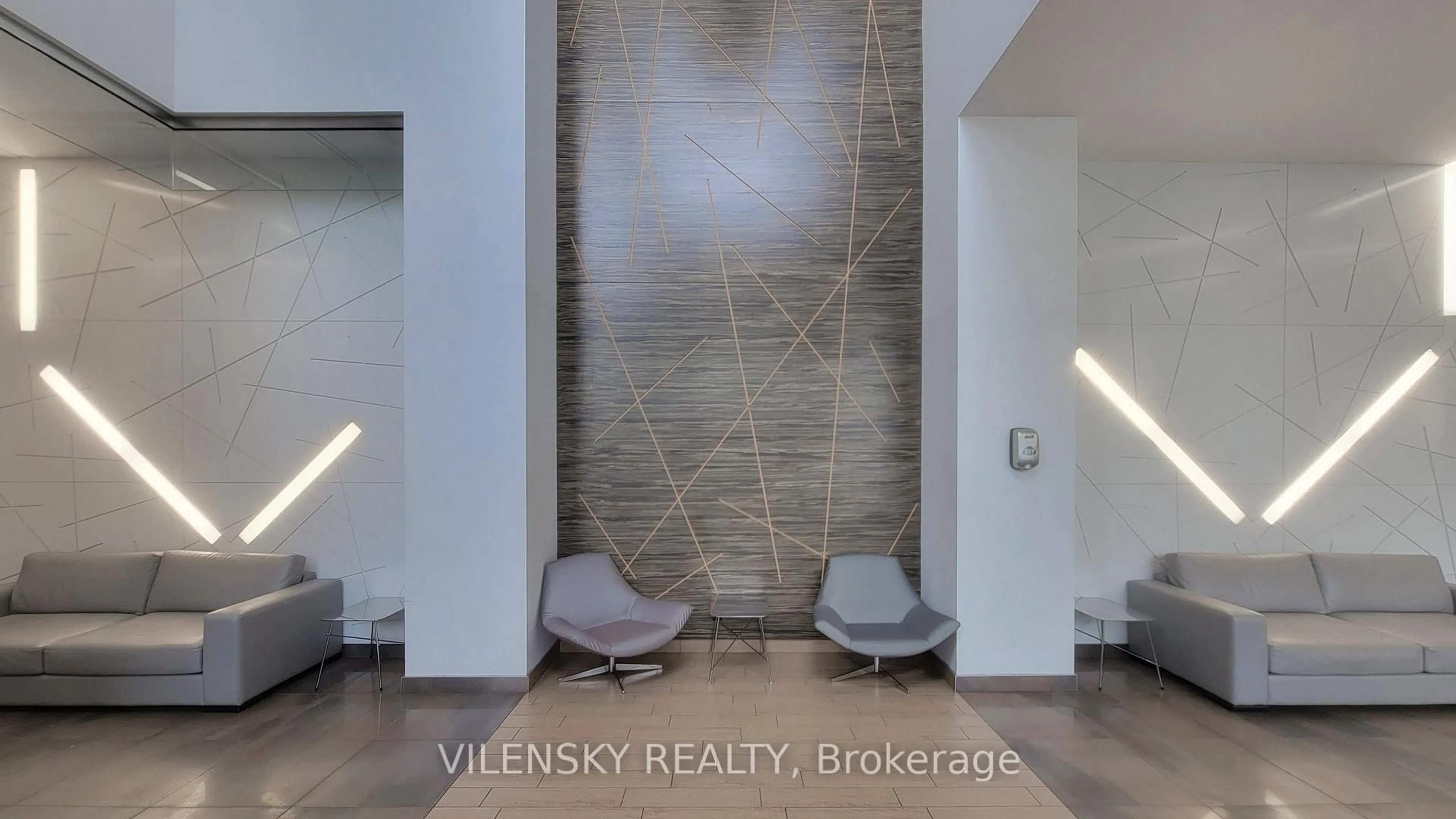Indoor entryway for 325 South Park Rd #116, Markham Ontario L3T 0B8