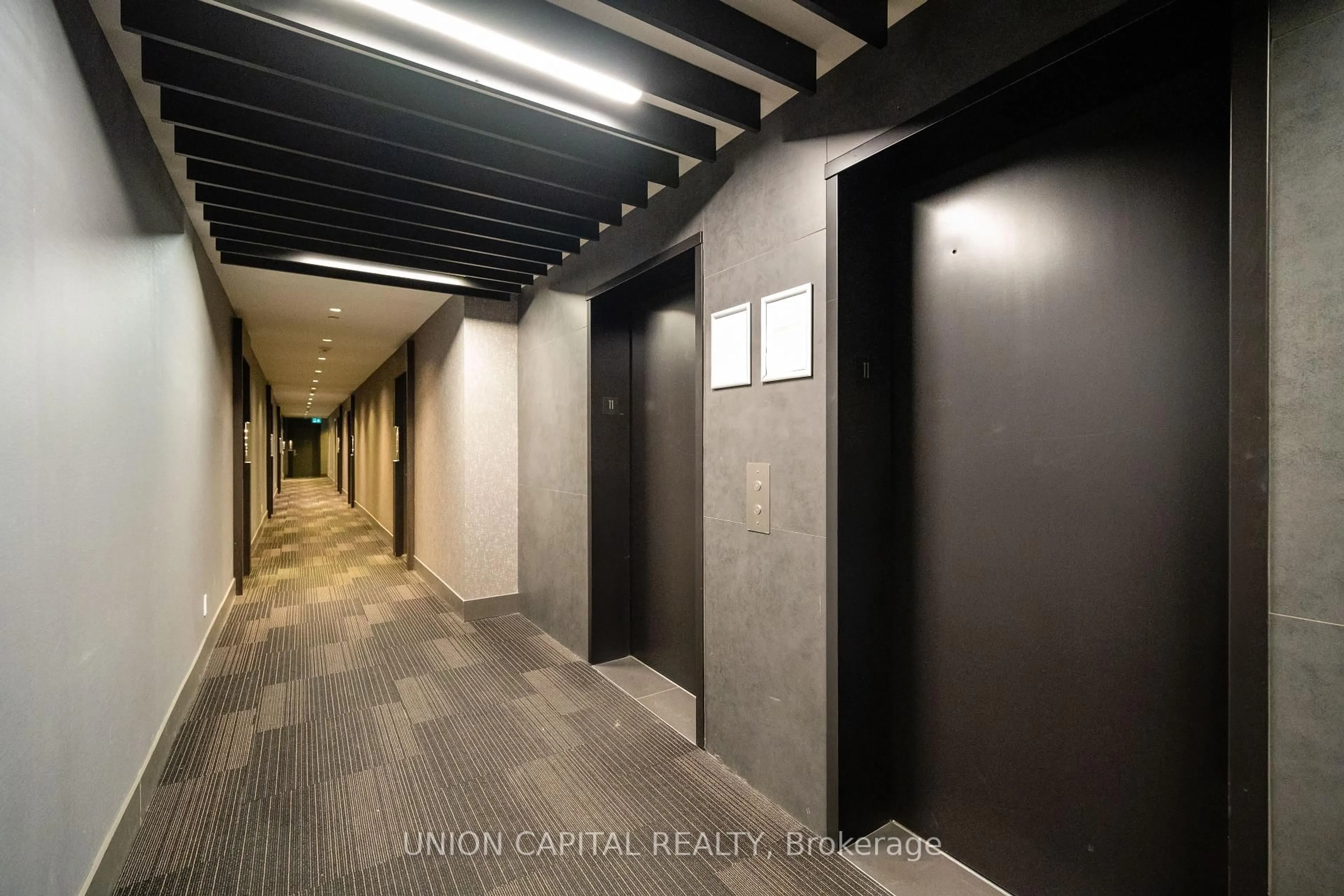 Indoor foyer for 8081 Birchmount Rd #1107, Markham Ontario L6G 1B3