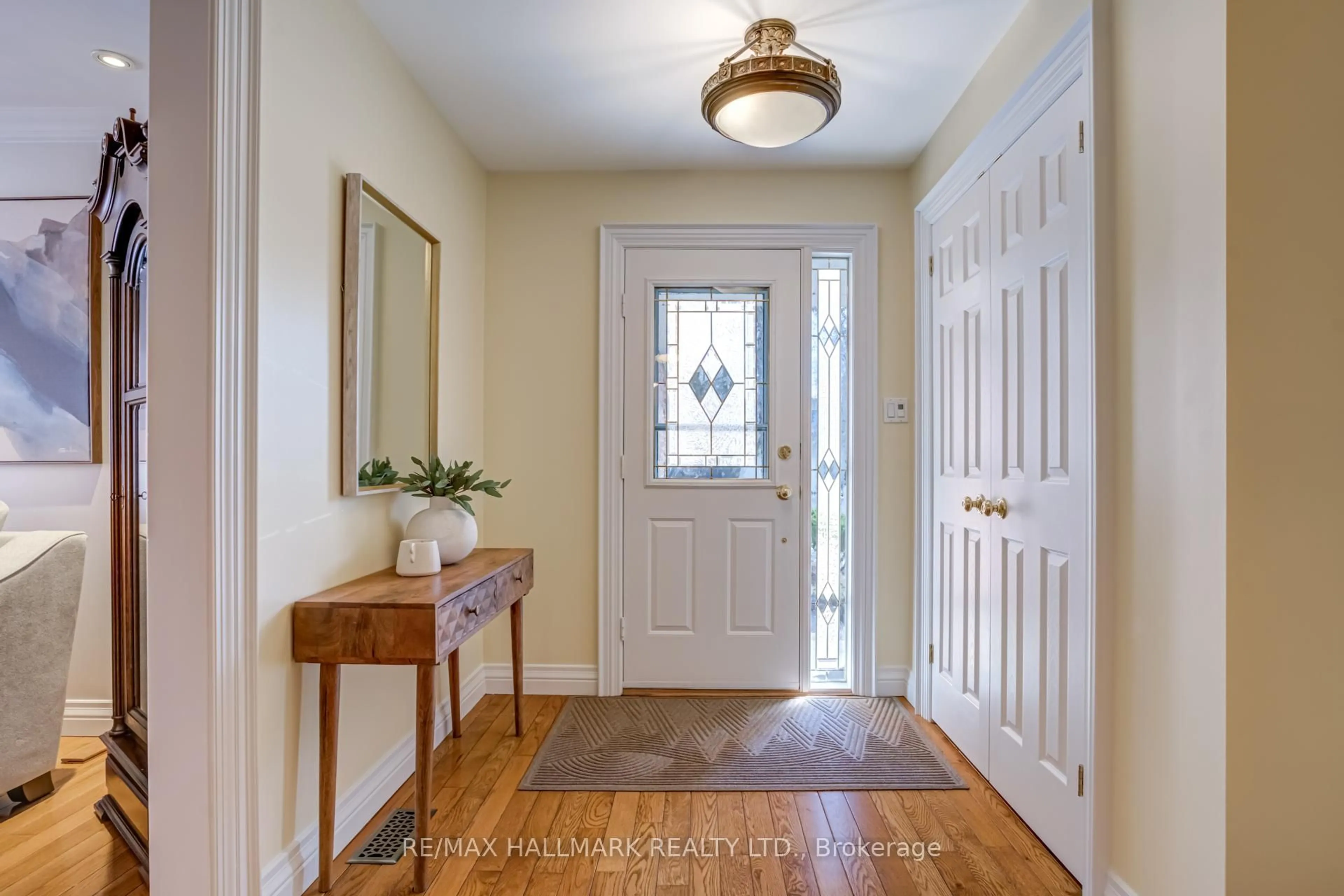 Indoor entryway for 78 Beck Dr, Markham Ontario L3P 5J9