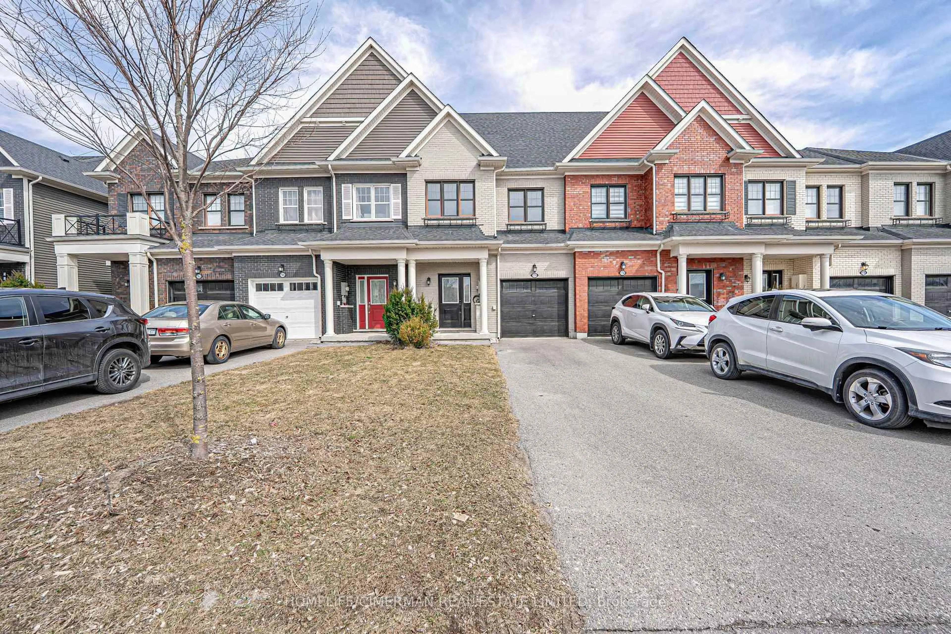 A pic from outside/outdoor area/front of a property/back of a property/a pic from drone, street for 170 Boadway Cres, Whitchurch-Stouffville Ontario L4A 1Y5