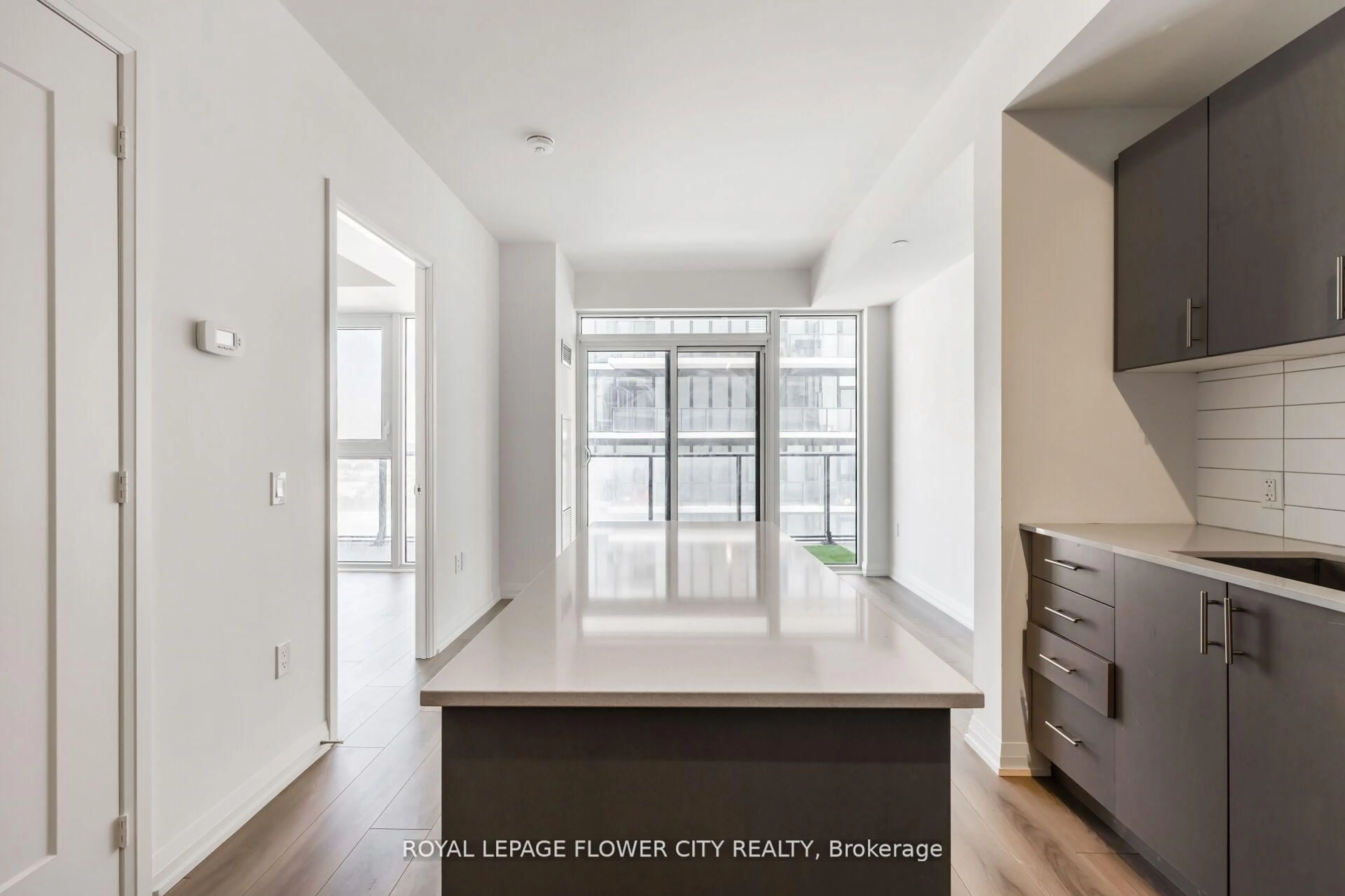 Indoor entryway for 9000 Jane St #2414, Vaughan Ontario L4K 0M6