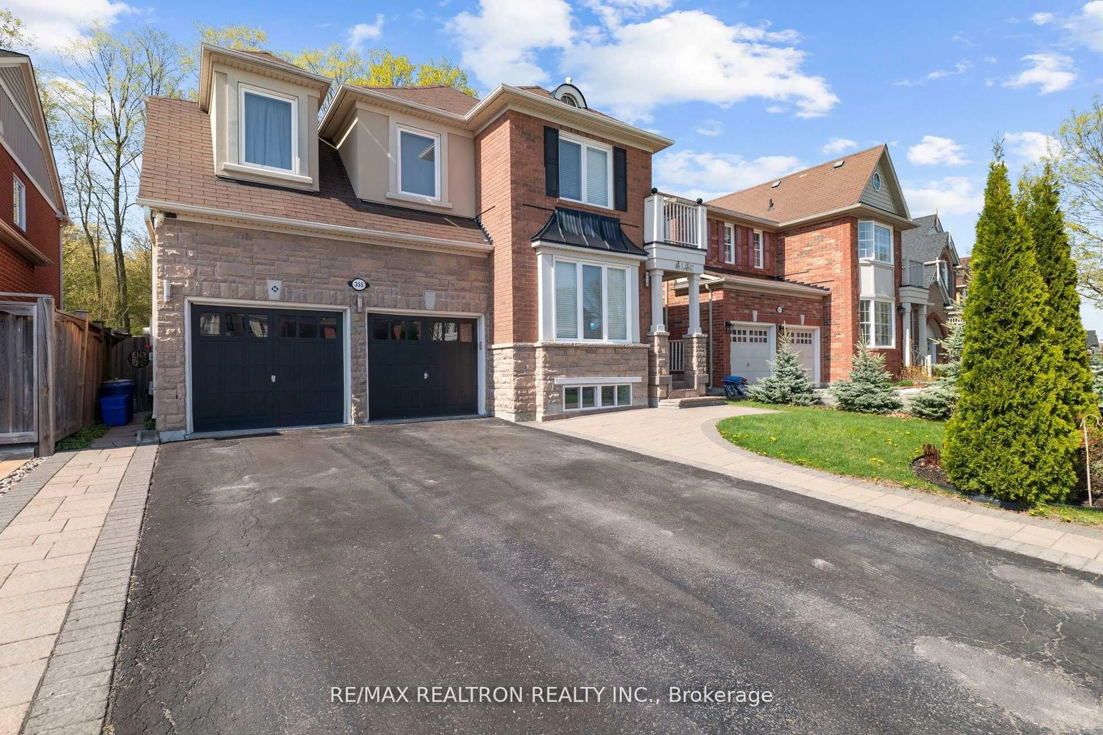 Home with brick exterior material, street for 355 Cheryl Mews Blvd, Newmarket Ontario L3X 3J7