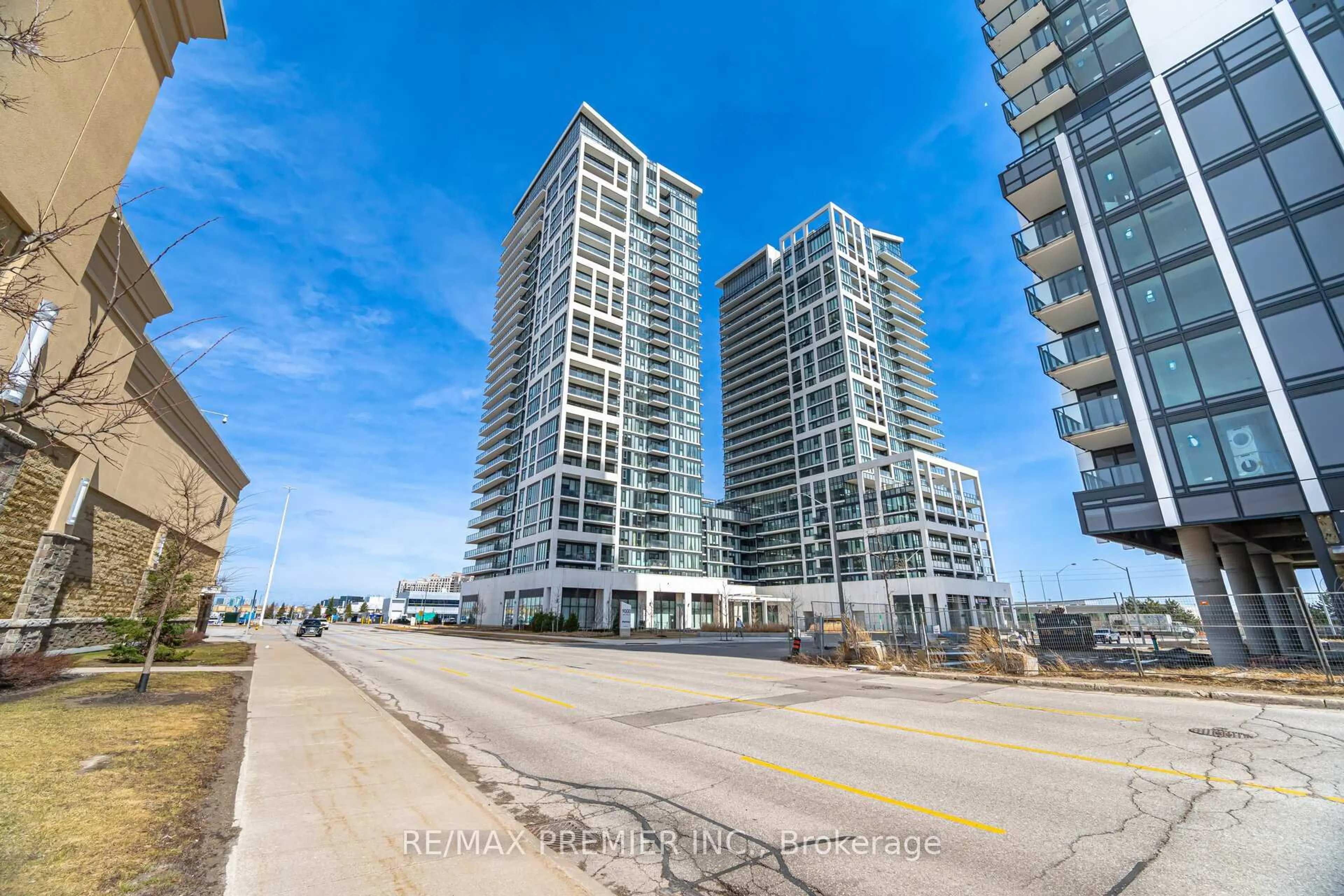 A pic from outside/outdoor area/front of a property/back of a property/a pic from drone, unknown for 9000 Jane St #1024, Vaughan Ontario L4K 0M6