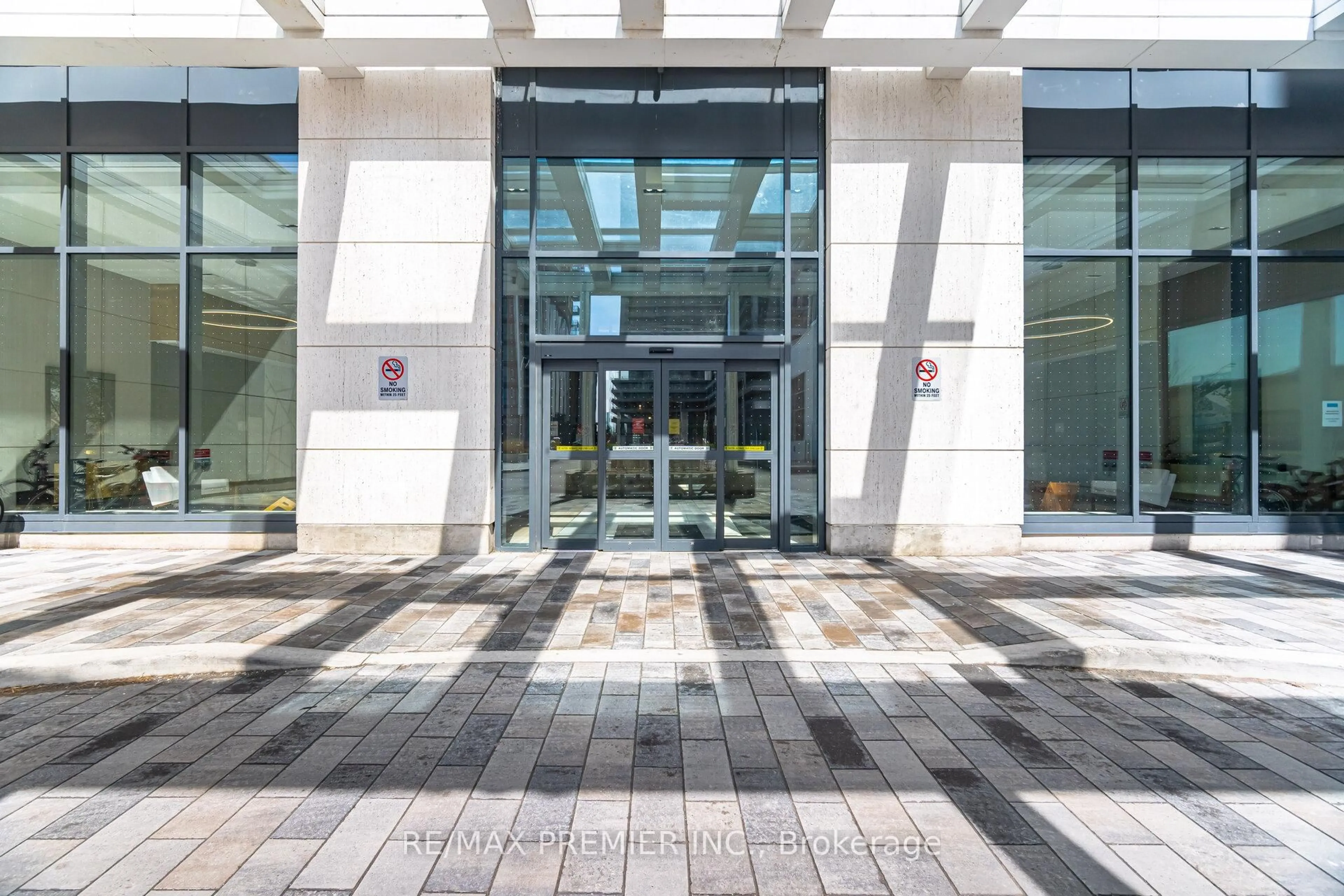 Indoor foyer for 9000 Jane St #1024, Vaughan Ontario L4K 0M6