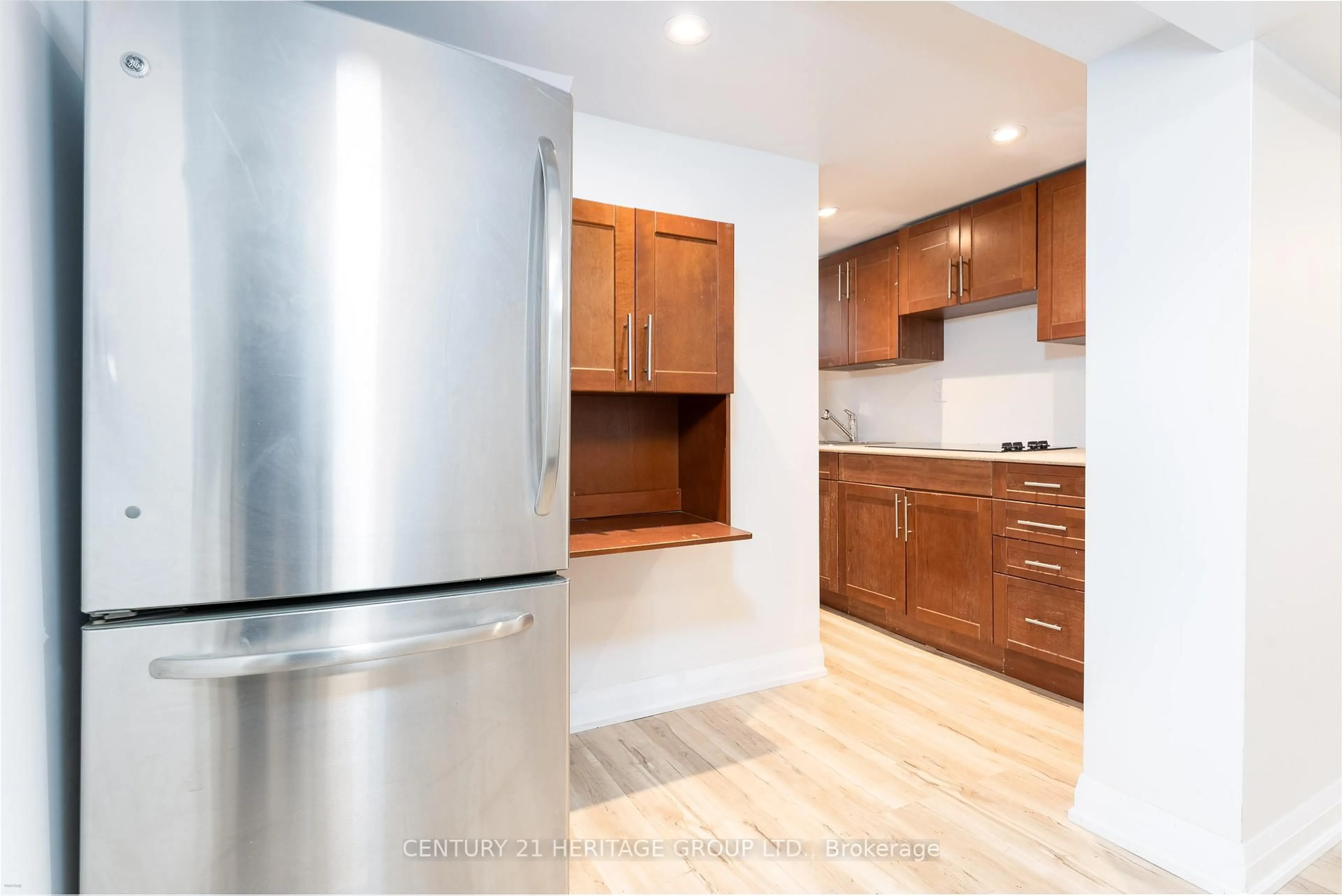 Standard kitchen, unknown for 113 Crone Crt, Newmarket Ontario L3Y 4P1