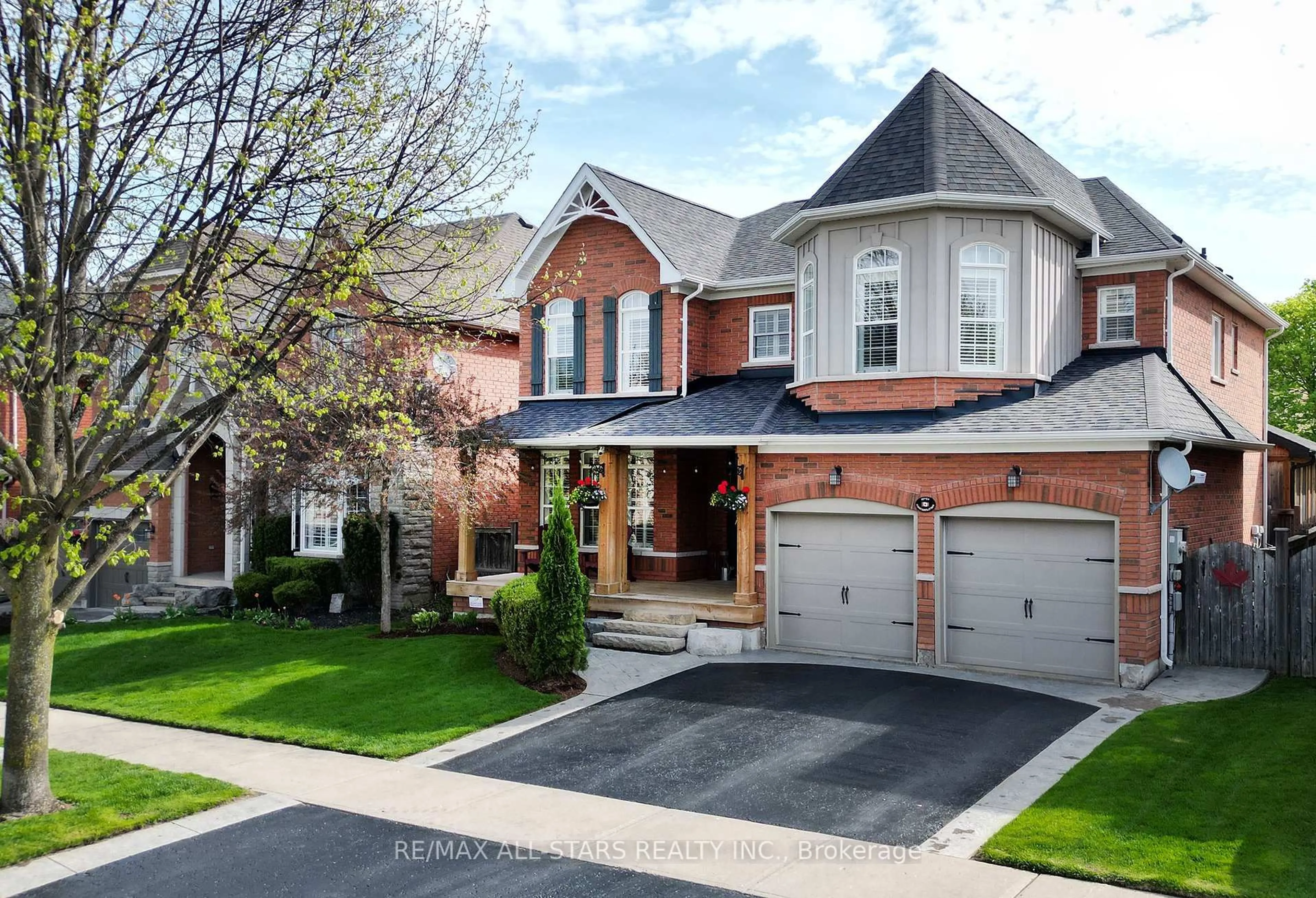 Home with brick exterior material, street for 7 Confederation Dr, Uxbridge Ontario L9P 1Z4