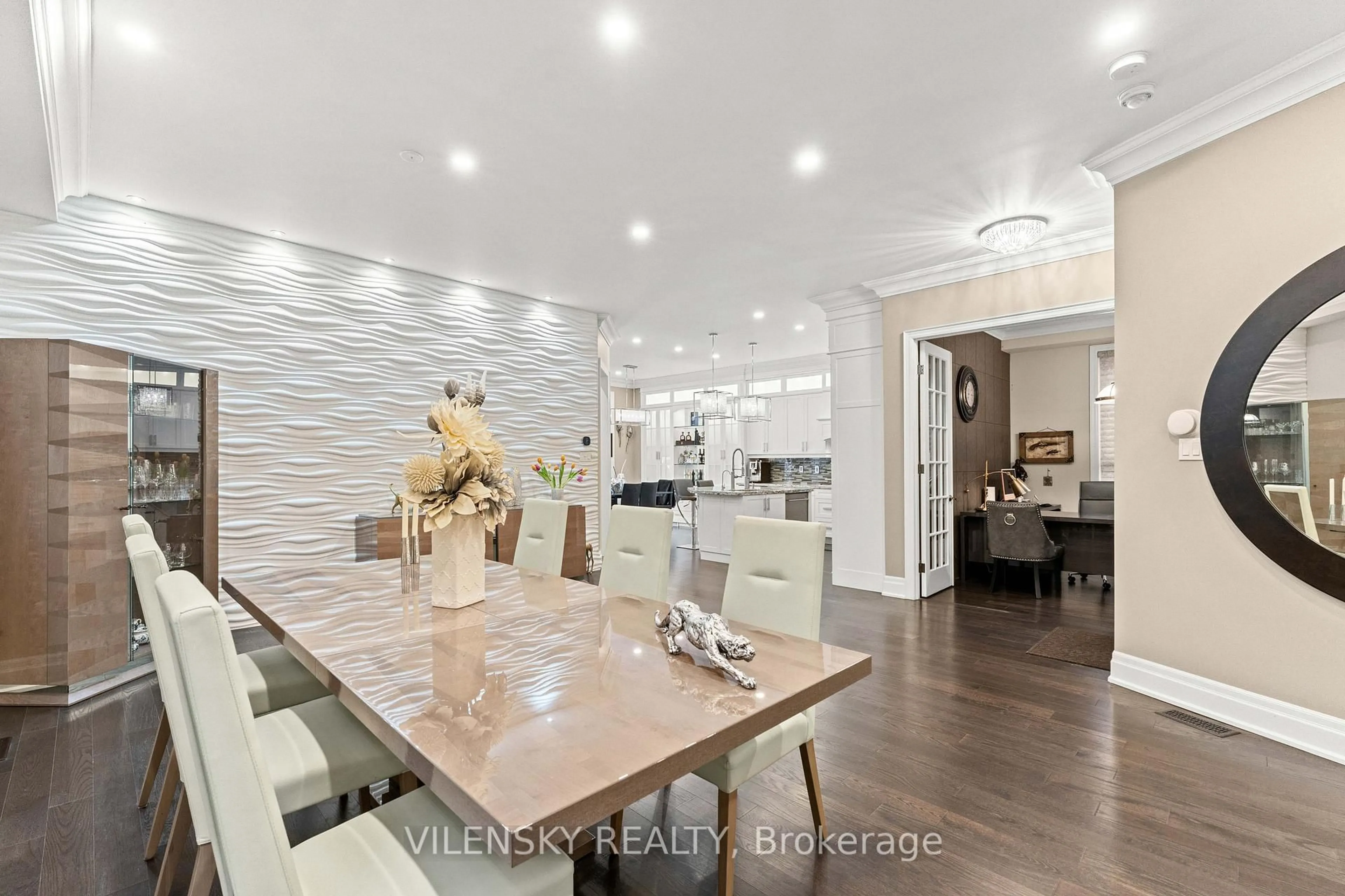Open concept kitchen, wood/laminate floor for 72 Baldry Ave, Vaughan Ontario L6A 4X9