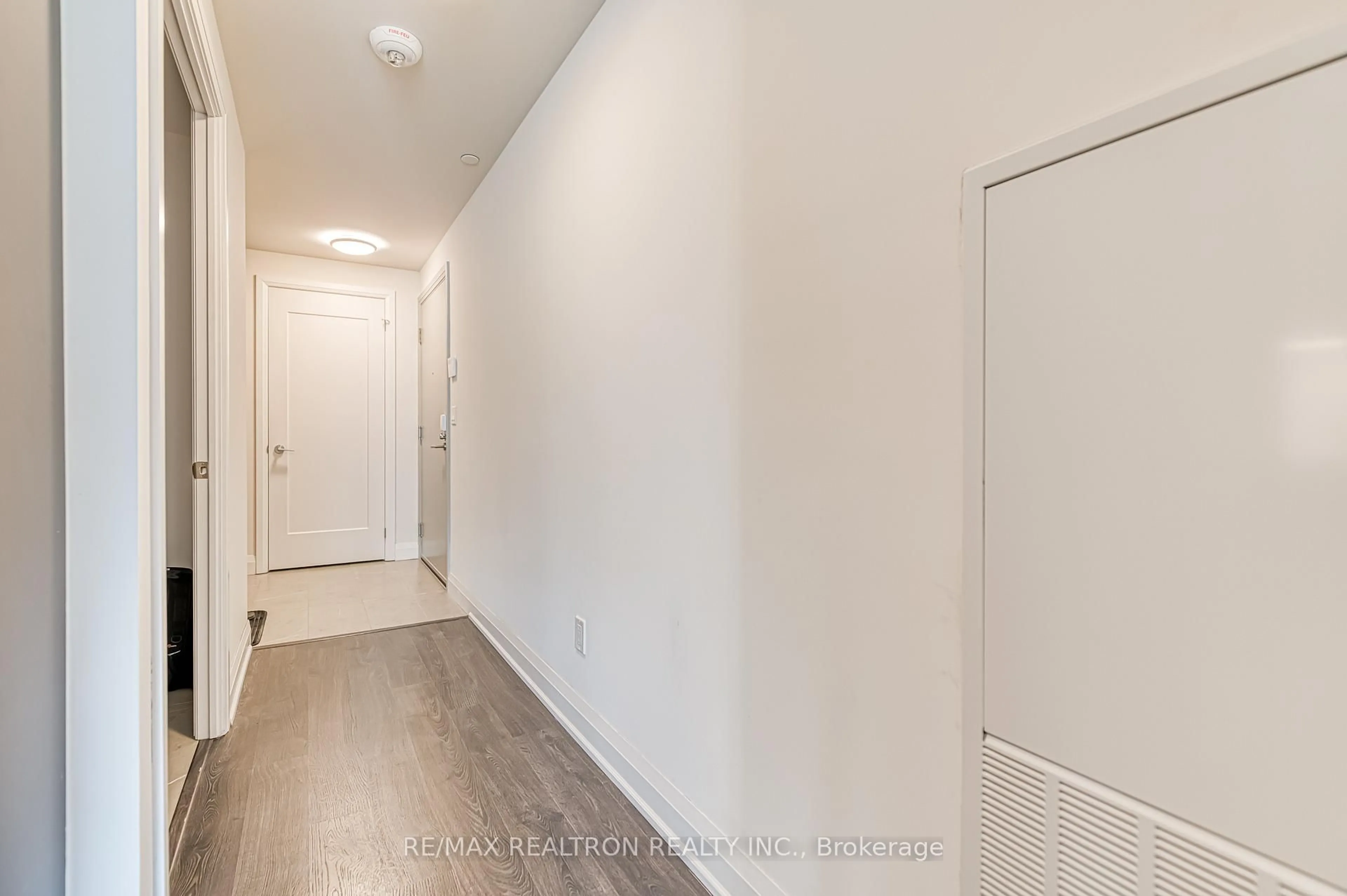 A pic of a room for 398 Highway 7 N/A #215, Richmond Hill Ontario L4B 0G6