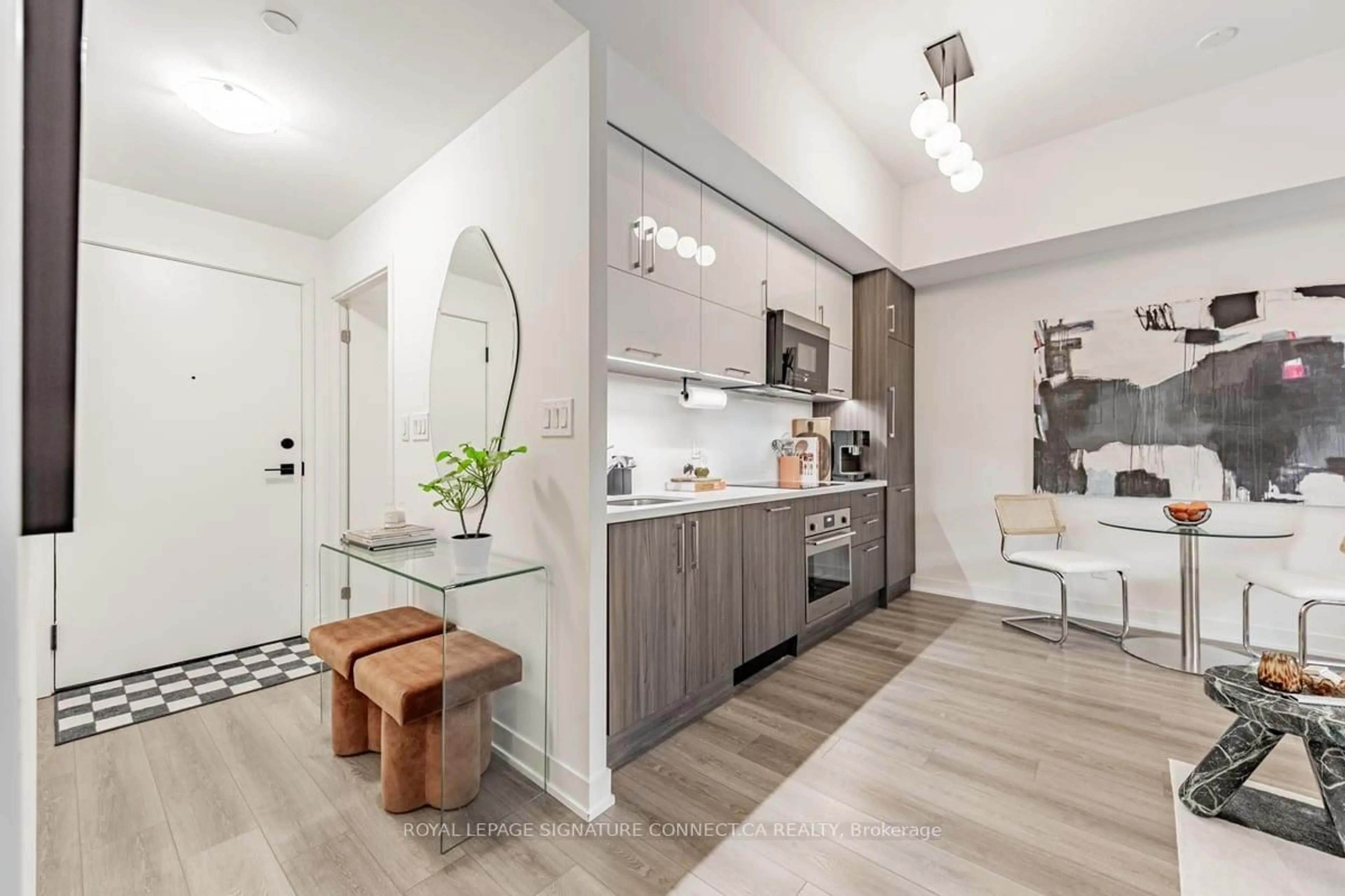 Open concept kitchen, ceramic/tile floor for 8119 Birchmount Rd #1005, Markham Ontario L6G 0H5