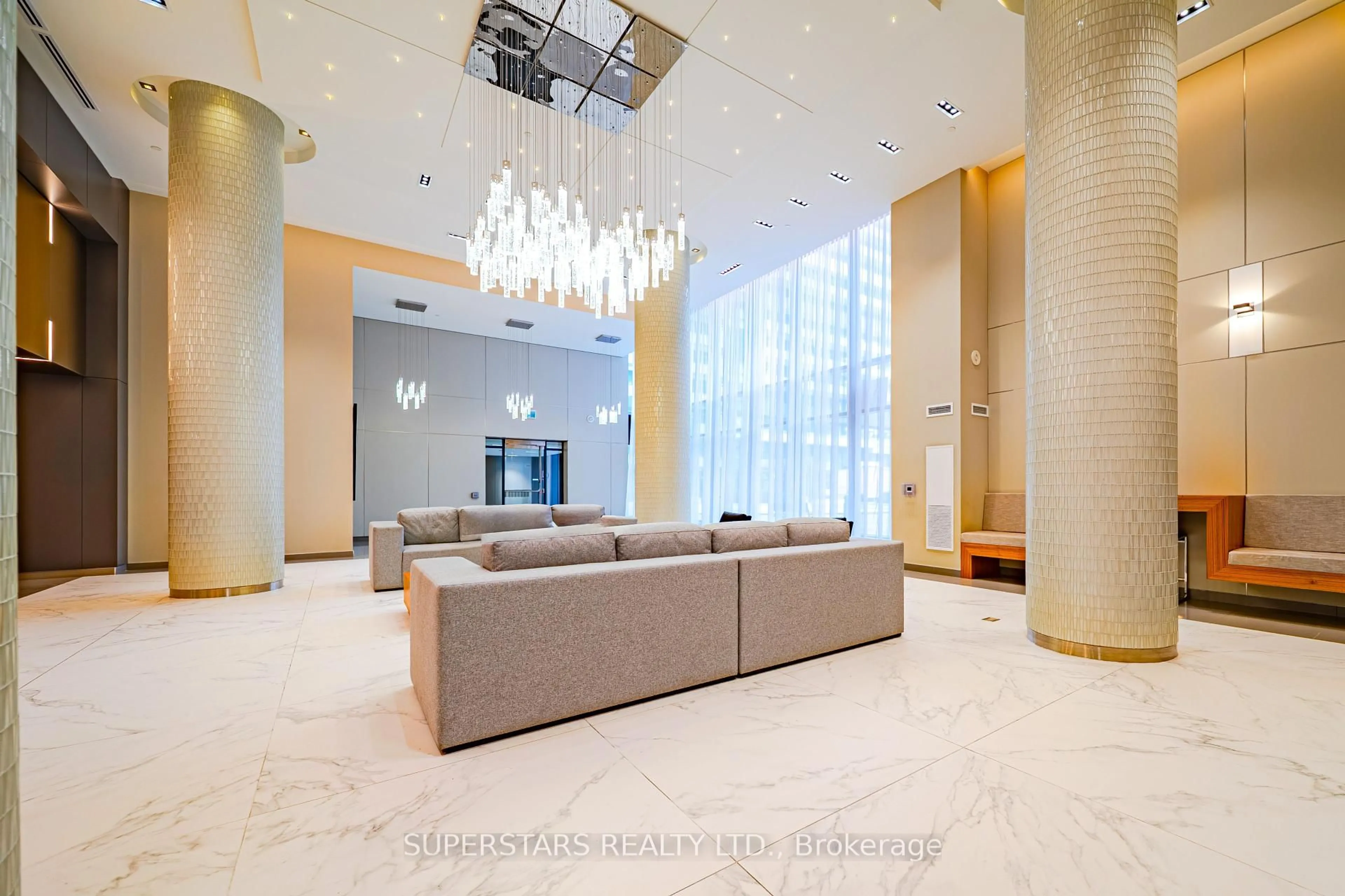 Lobby for 85 Oneida Cres #407, Richmond Hill Ontario L4B 0H4