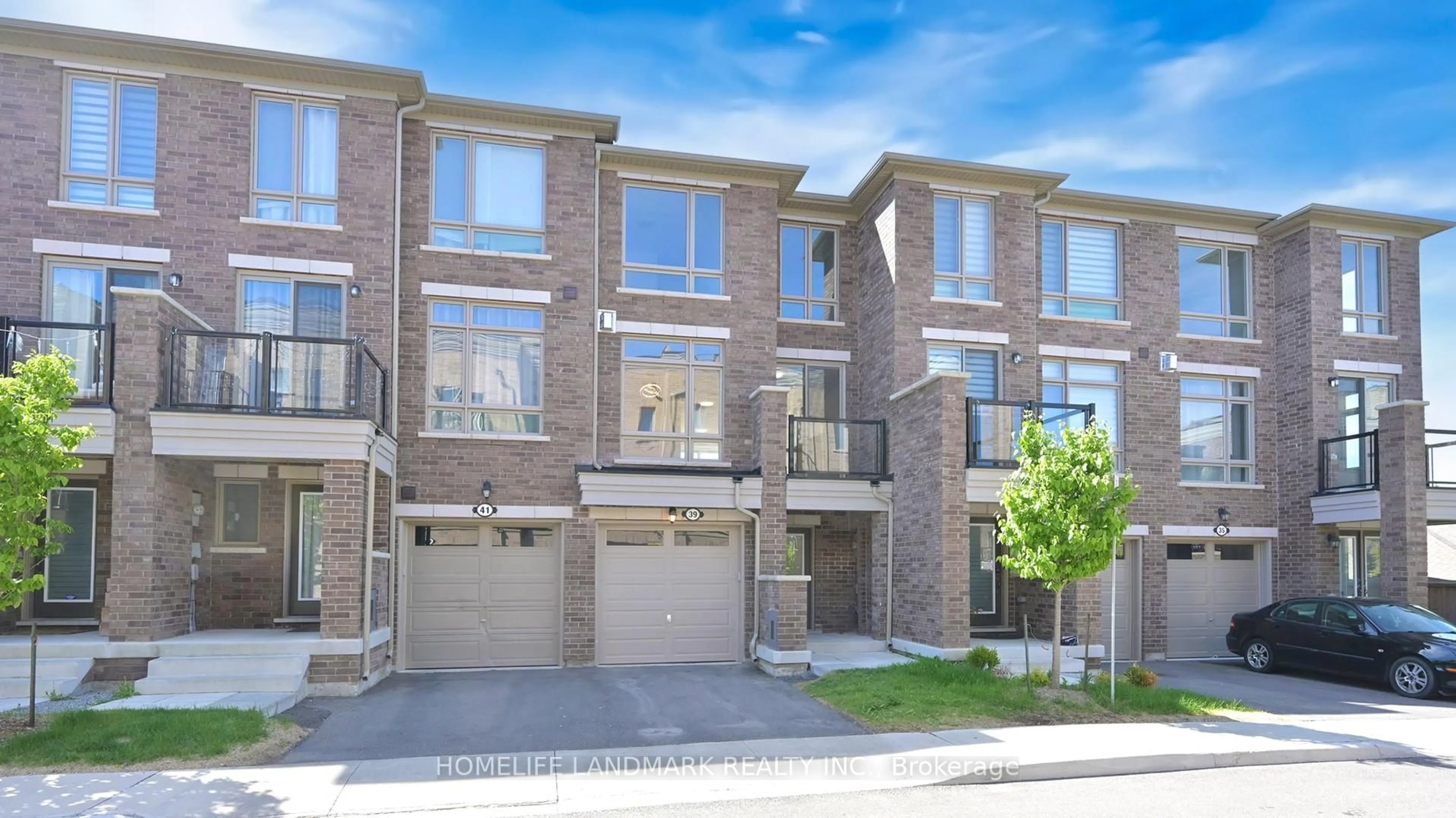 Home with brick exterior material, street for 39 Drover Circ, Whitchurch-Stouffville Ontario L4A 4X2