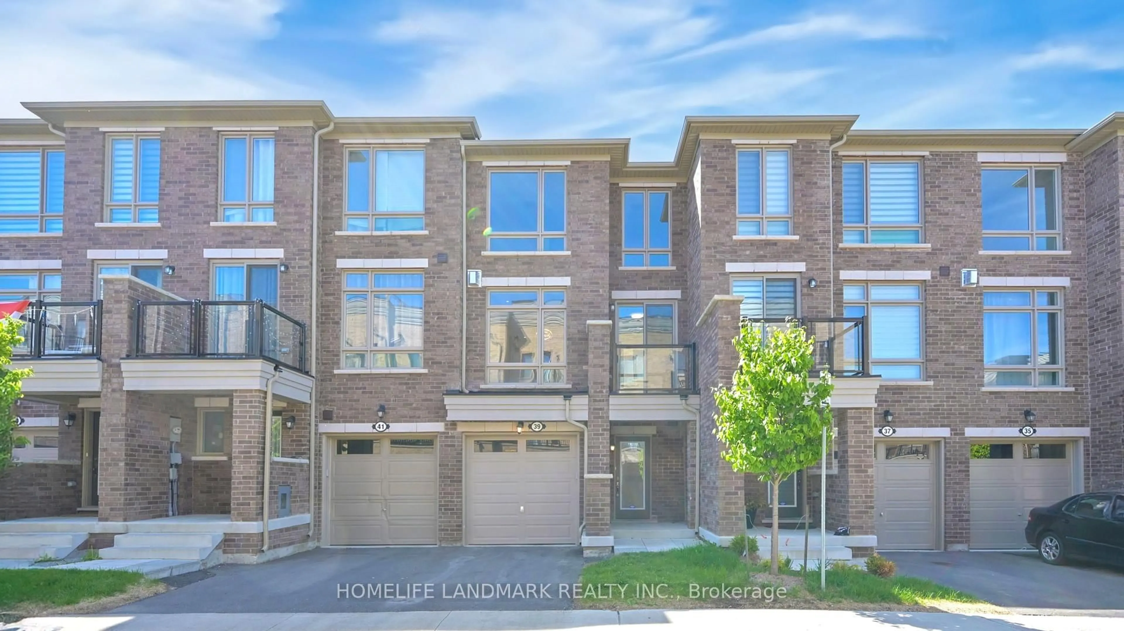 Home with brick exterior material, street for 39 Drover Circ, Whitchurch-Stouffville Ontario L4A 4X2