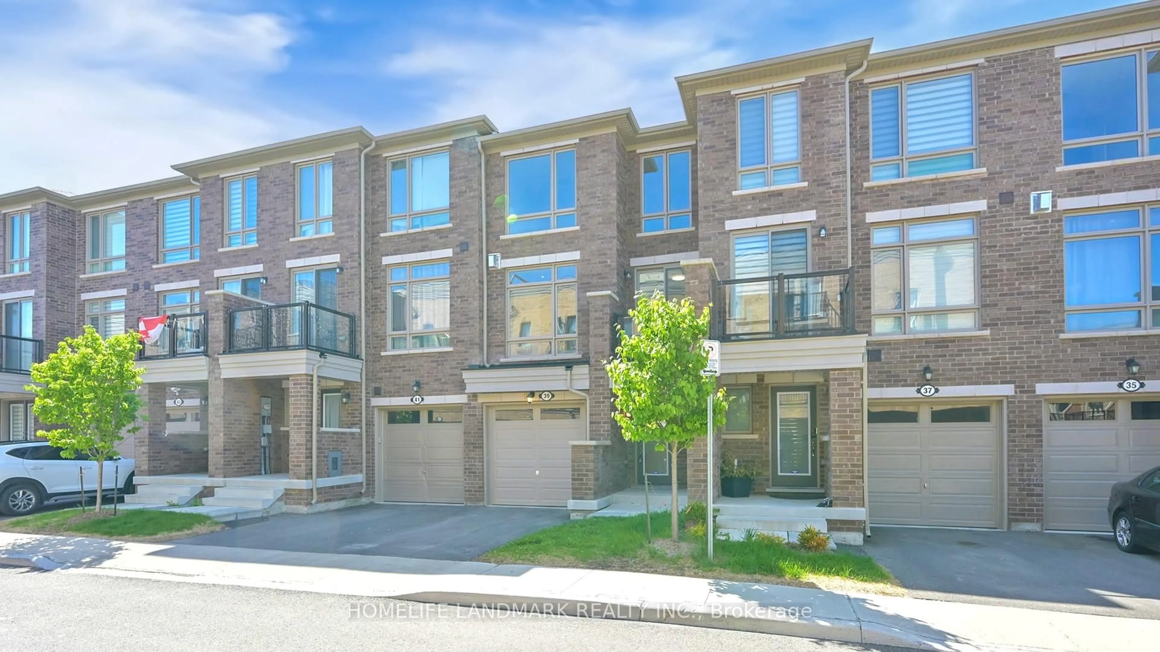 Unknown for 39 Drover Circ, Whitchurch-Stouffville Ontario L4A 4X2