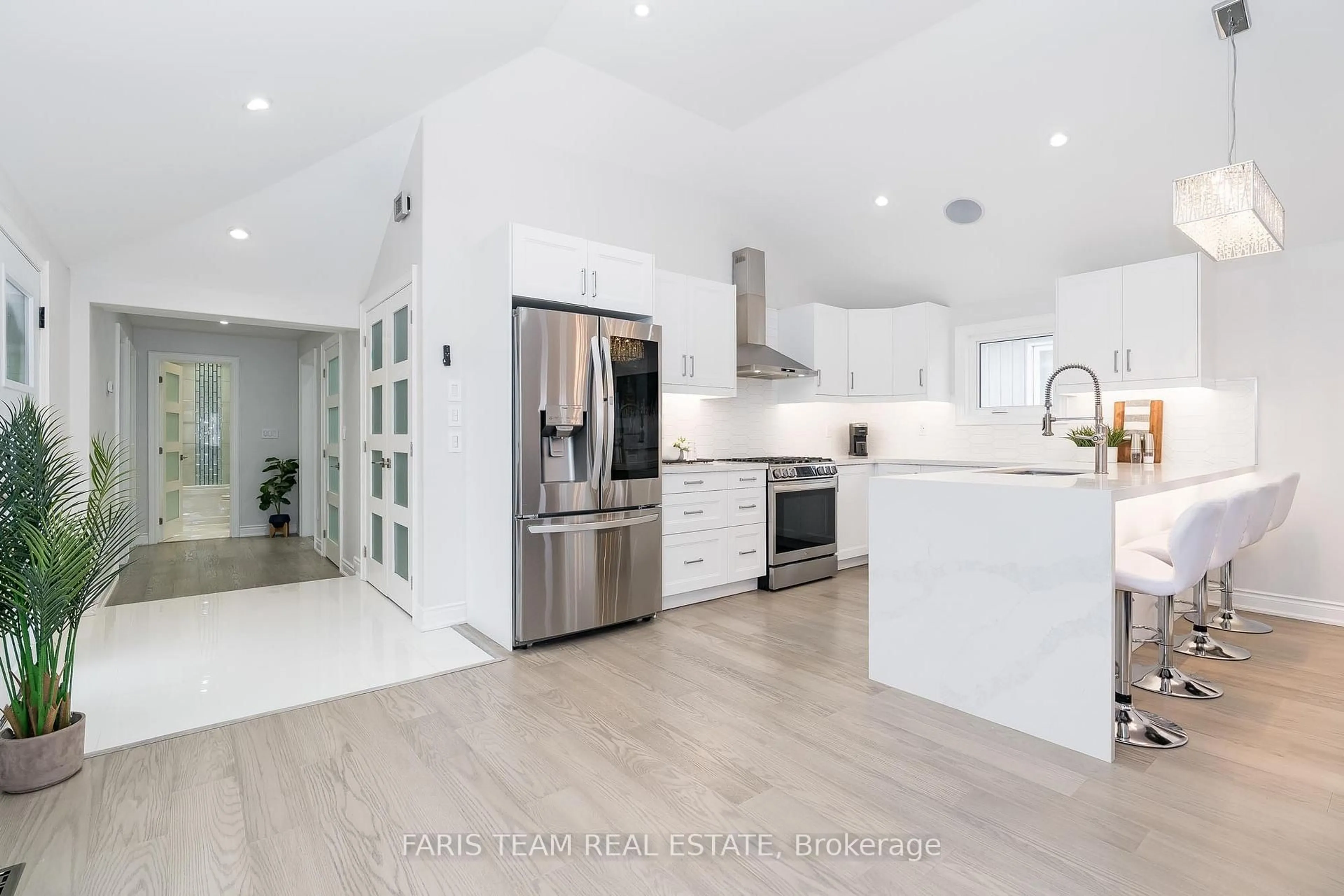 Open concept kitchen, ceramic/tile floor for 1135 Poplar Dr, Innisfil Ontario L0L 1R0