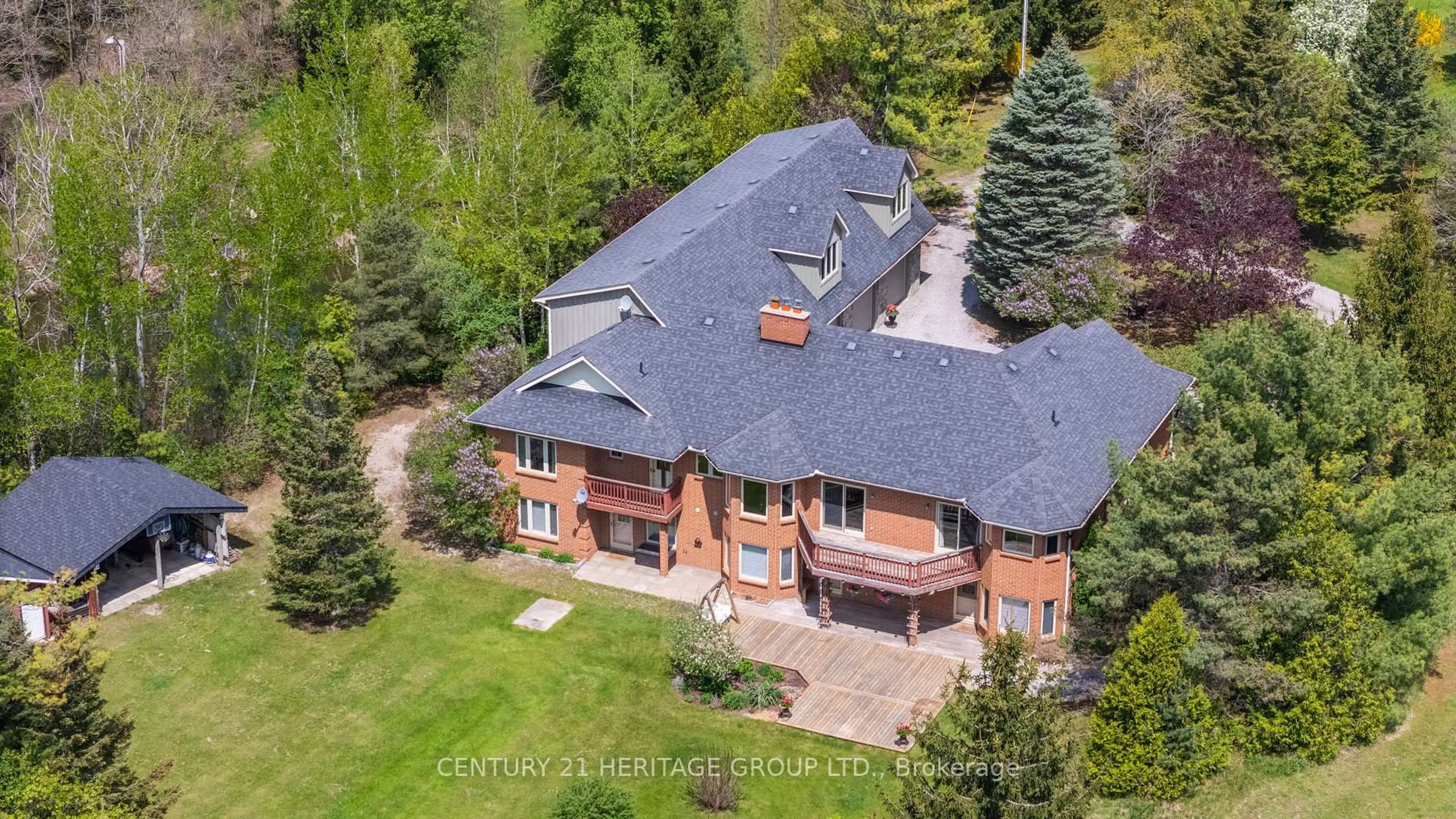 A pic from outside/outdoor area/front of a property/back of a property/a pic from drone, unknown for 5713 Line 6, New Tecumseth Ontario L0G 1W0