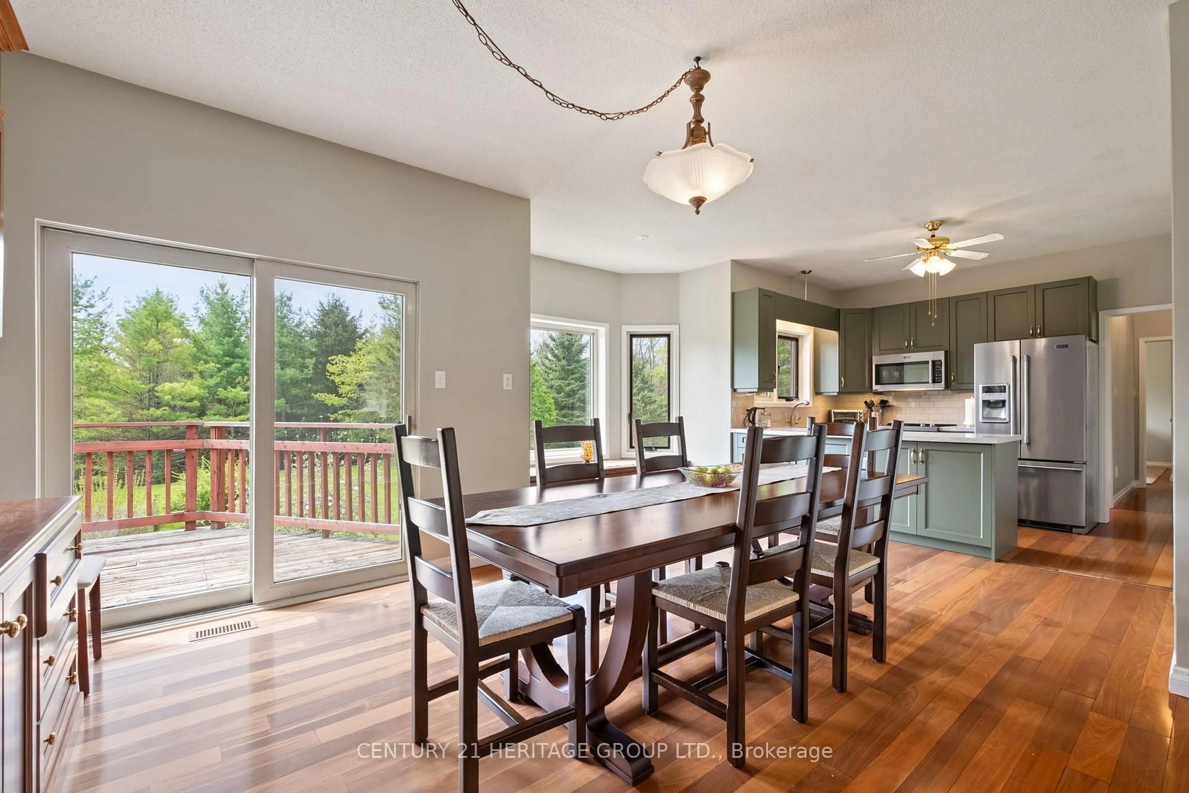 Dining room, wood/laminate floor for 5713 Line 6, New Tecumseth Ontario L0G 1W0