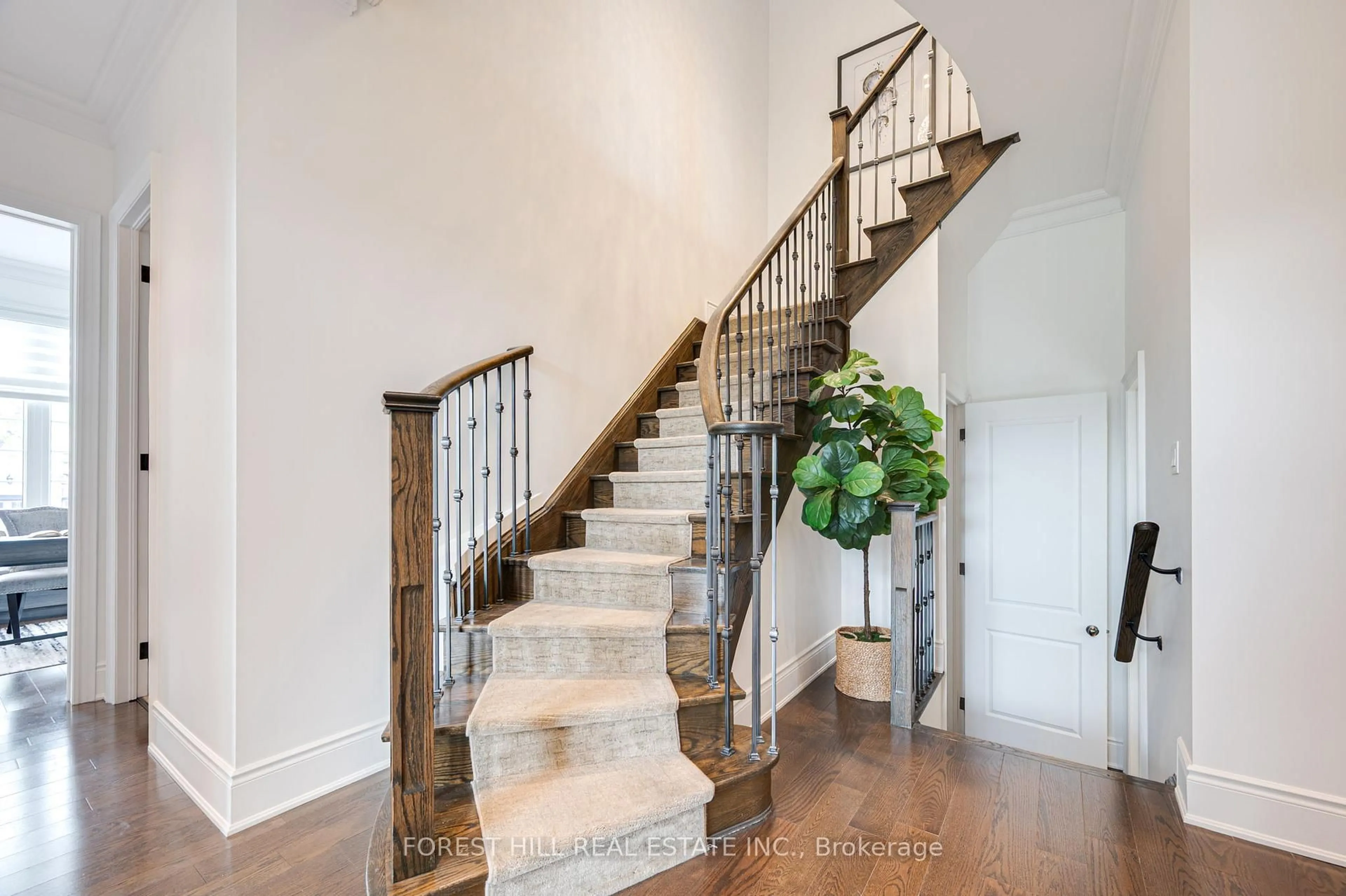Stairs for 101 Glenheron Cres, Vaughan Ontario L6A 1W7