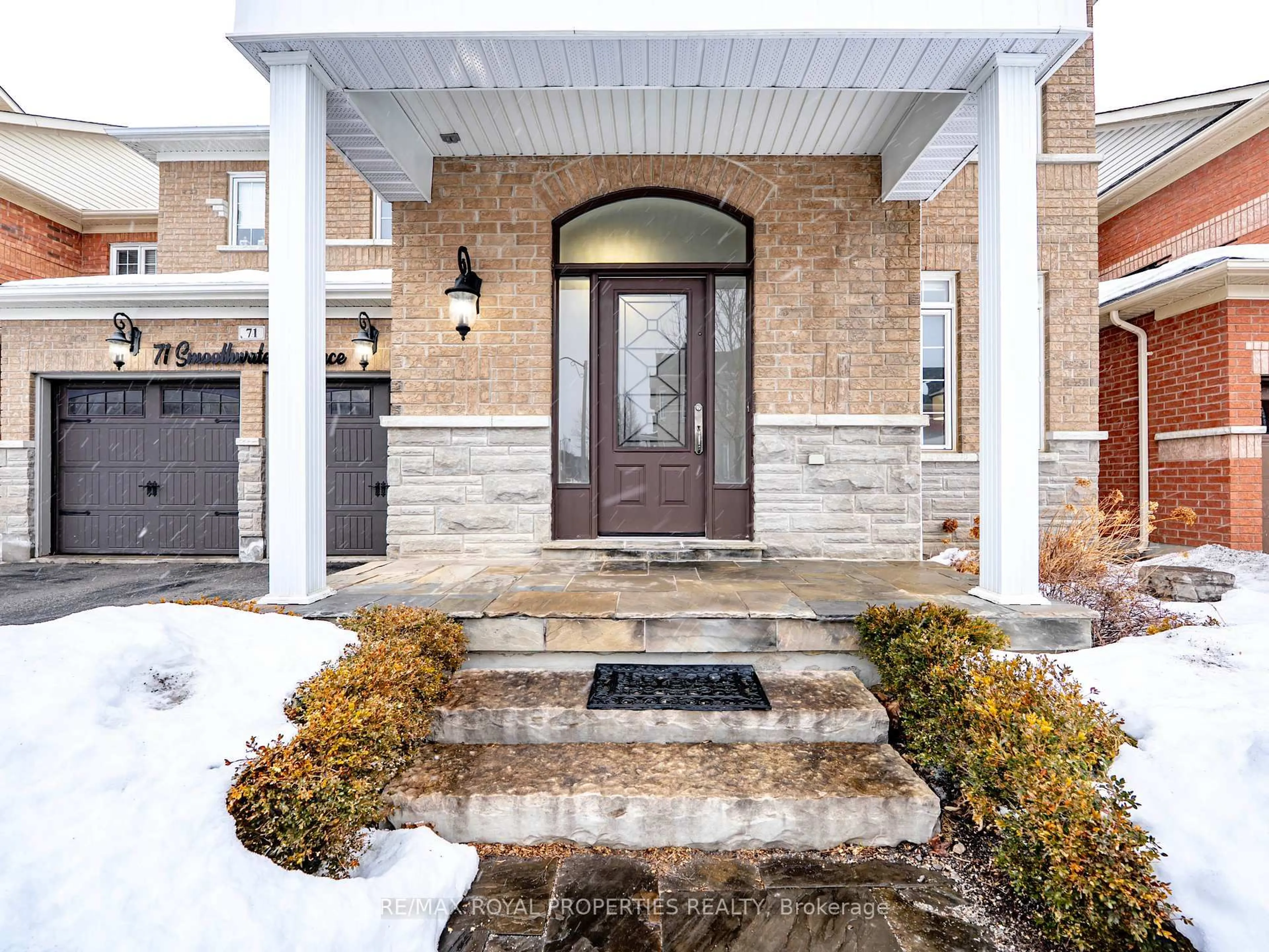 Indoor entryway for 71 Smoothwater Terr, Markham Ontario L6B 0E8
