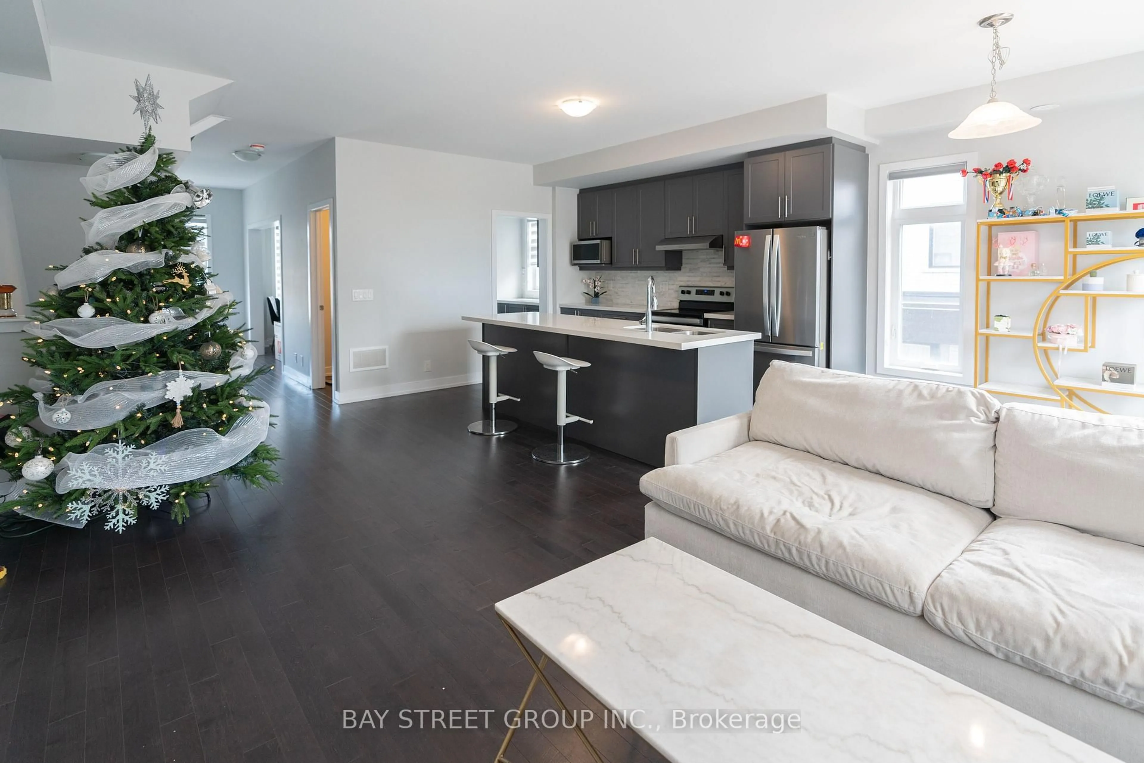 Open concept kitchen, unknown for 9654 Kennedy Rd, Markham Ontario L6C 3J7