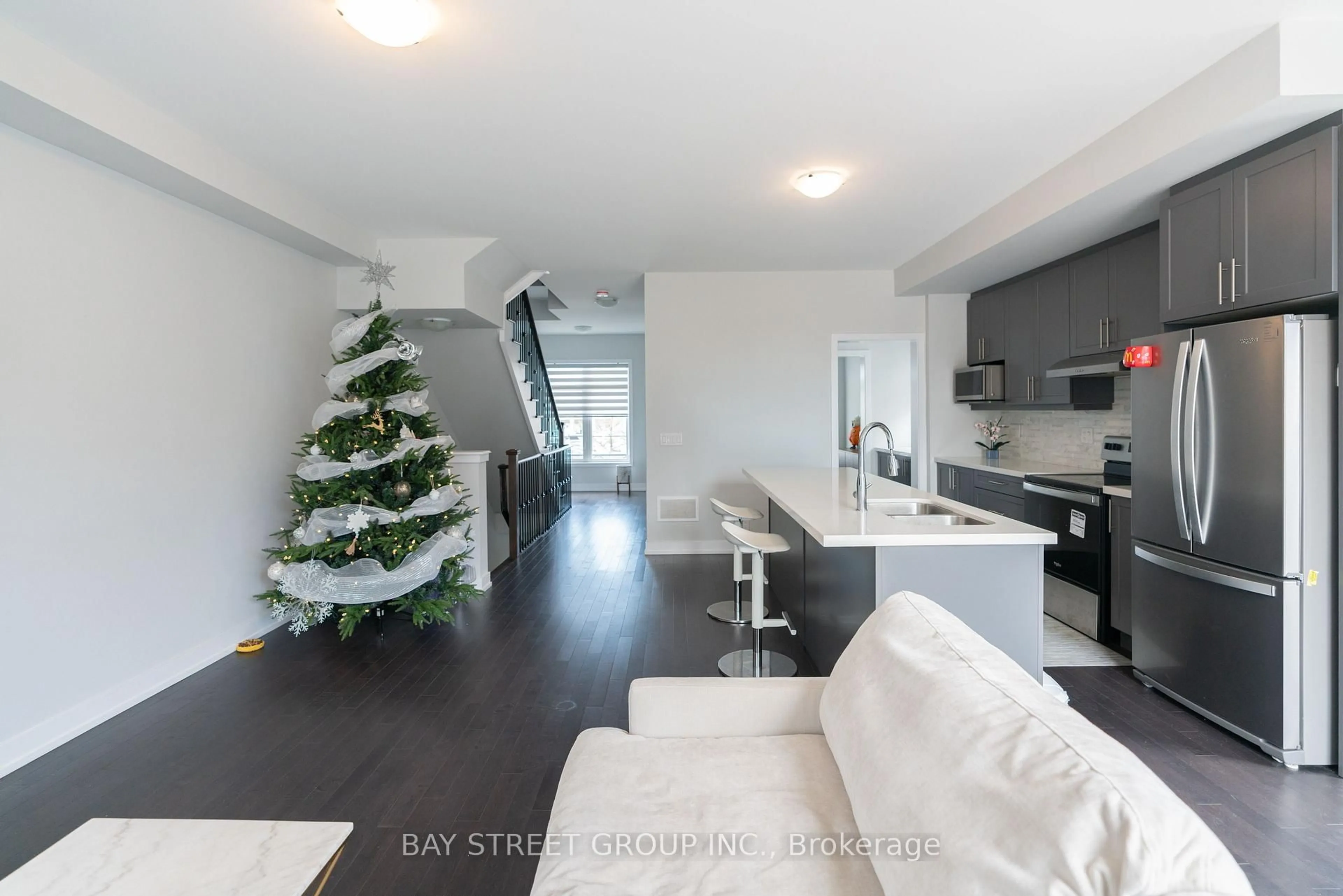 Open concept kitchen, unknown for 9654 Kennedy Rd, Markham Ontario L6C 3J7