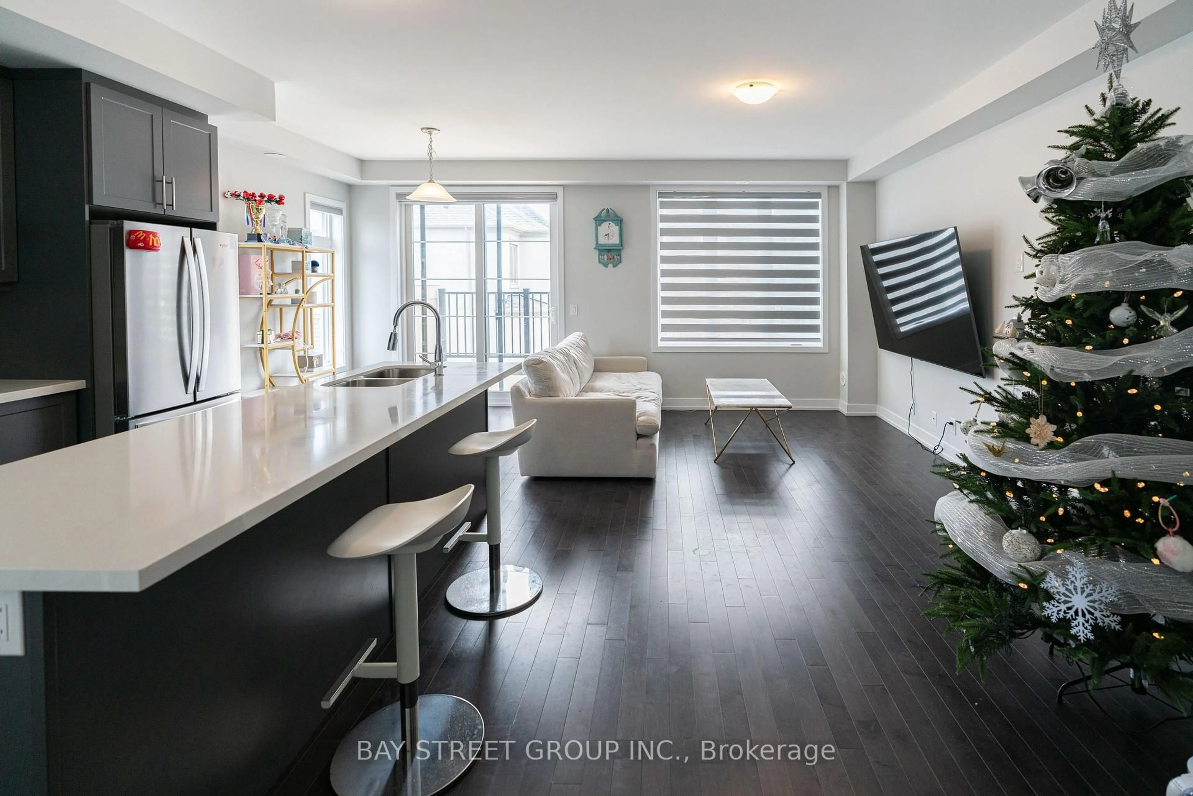 Open concept kitchen, unknown for 9654 Kennedy Rd, Markham Ontario L6C 3J7