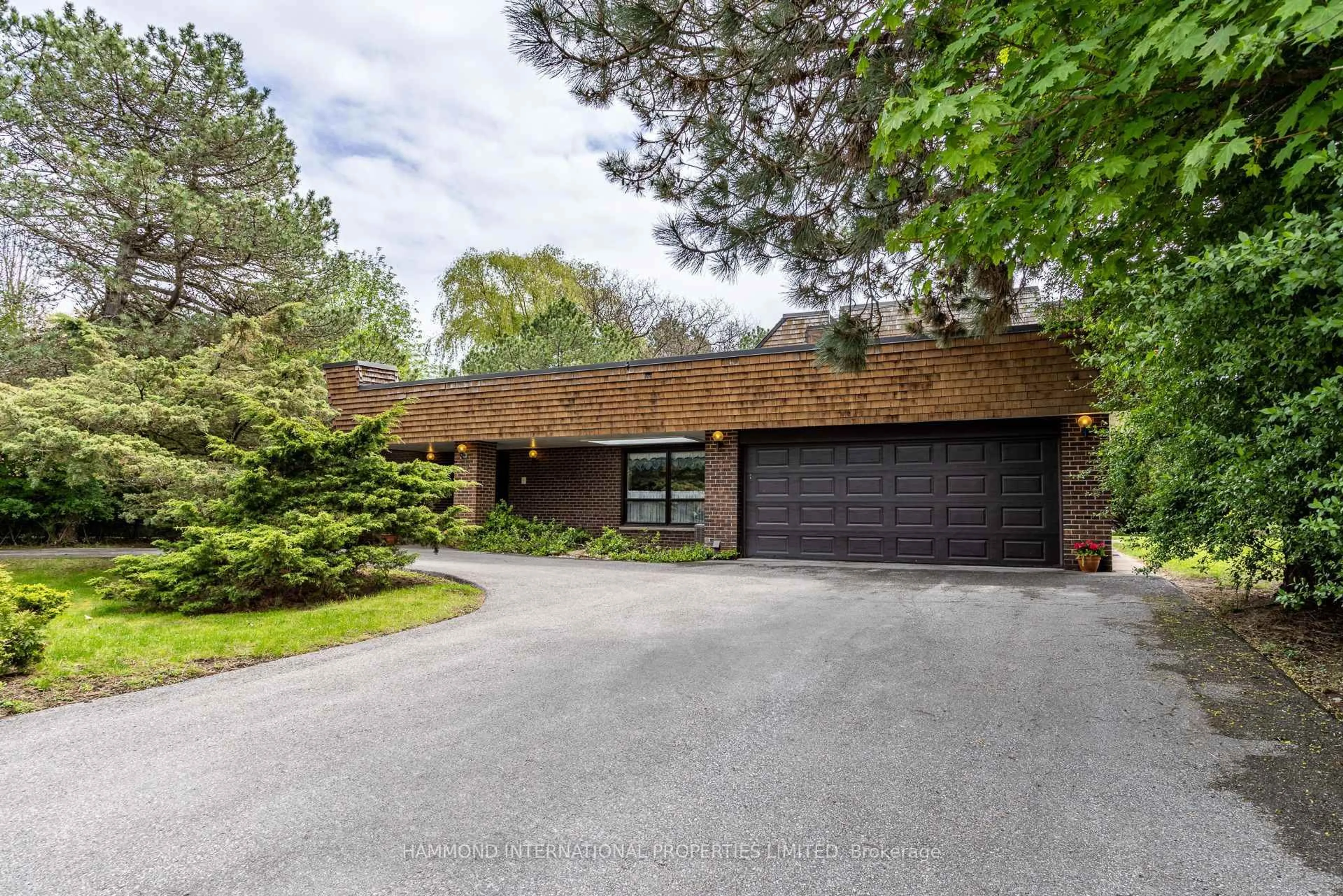 Home with brick exterior material, street for 17 Fairway Heights Cres, Markham Ontario L3T 1K1