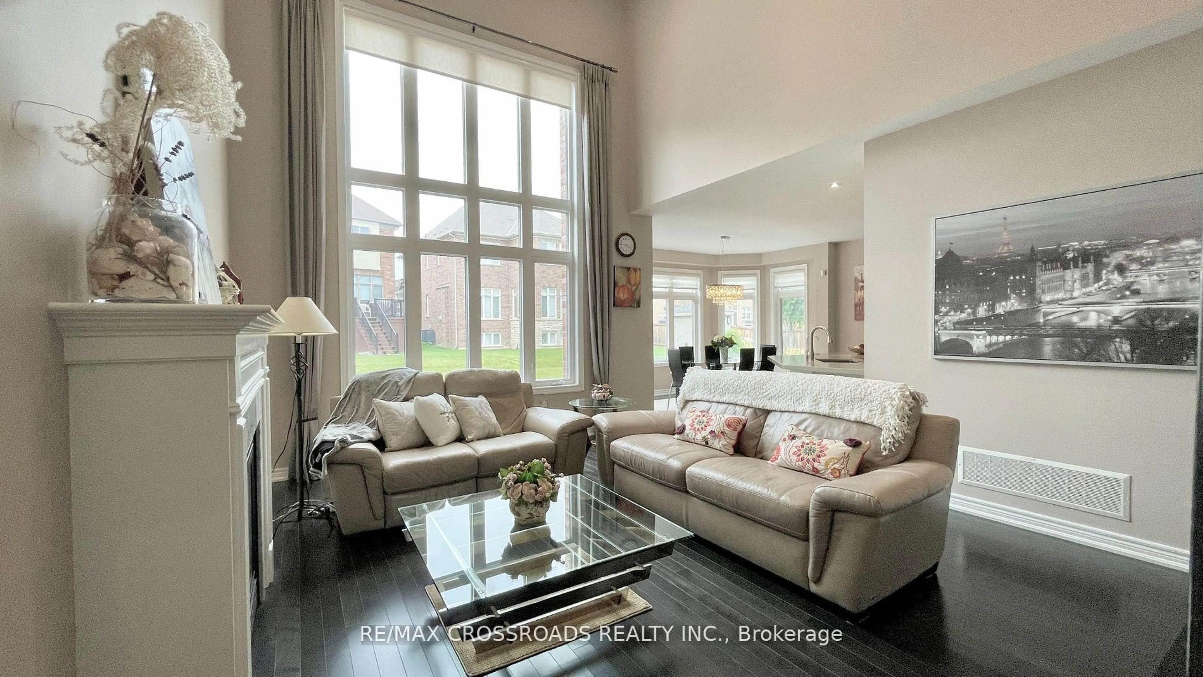 Living room with furniture, unknown for 103 Glengordon Cres, Markham Ontario L6C 0K1