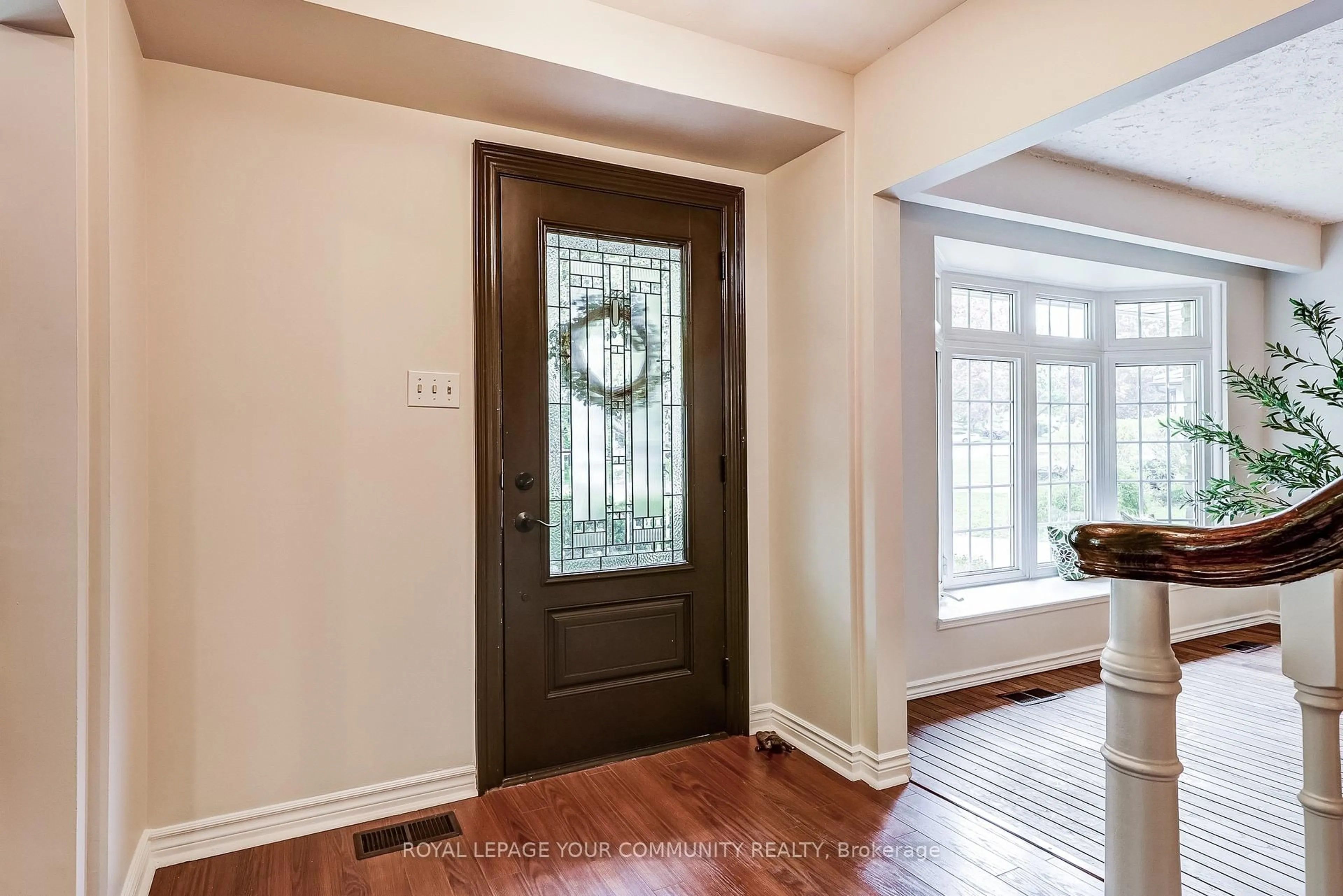 Indoor entryway for 90 Drakefield Rd, Markham Ontario L3P 1H1