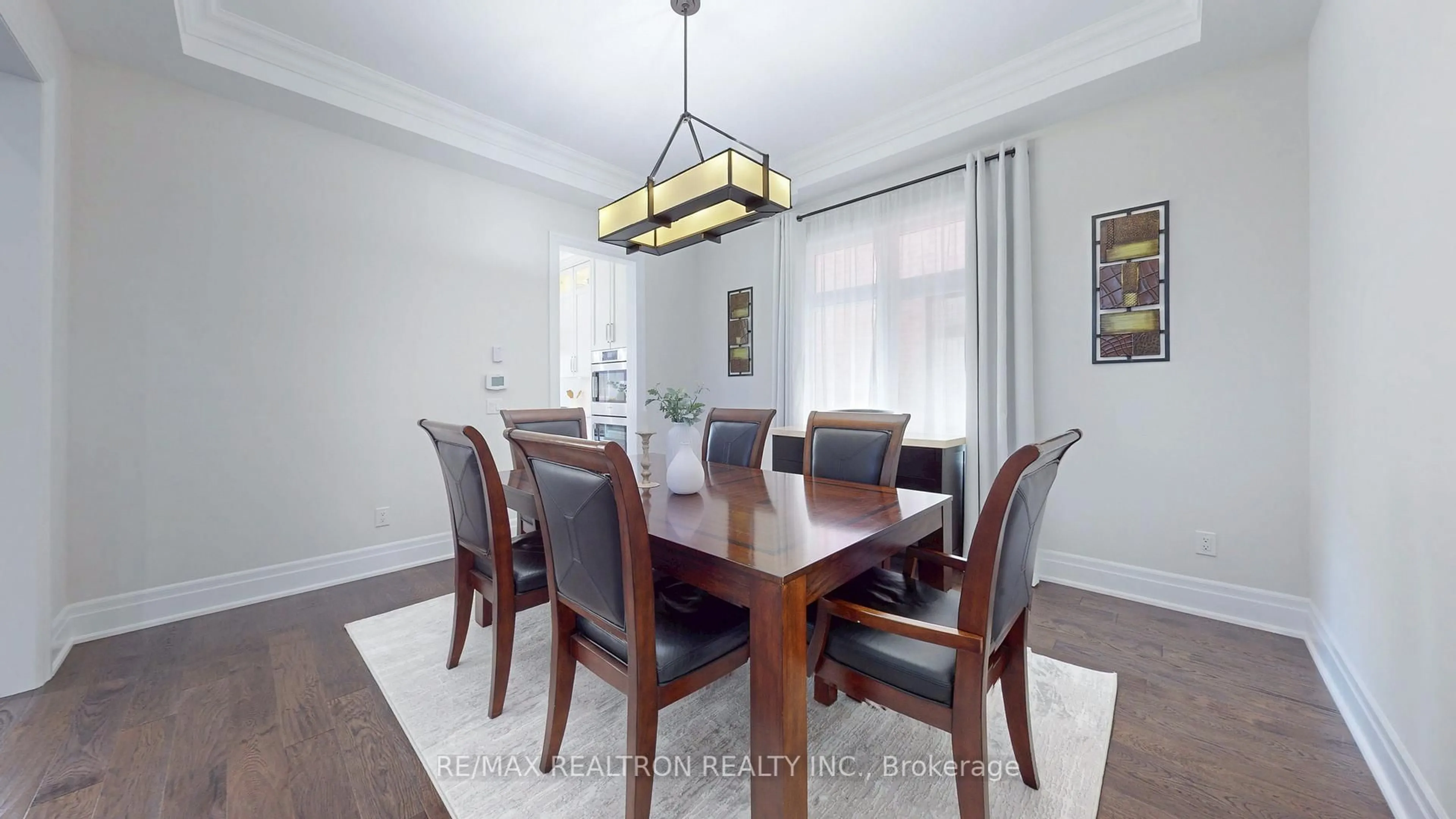 Dining room, wood/laminate floor for 33 Lavender Valley Rd, King Ontario L7B 0B9