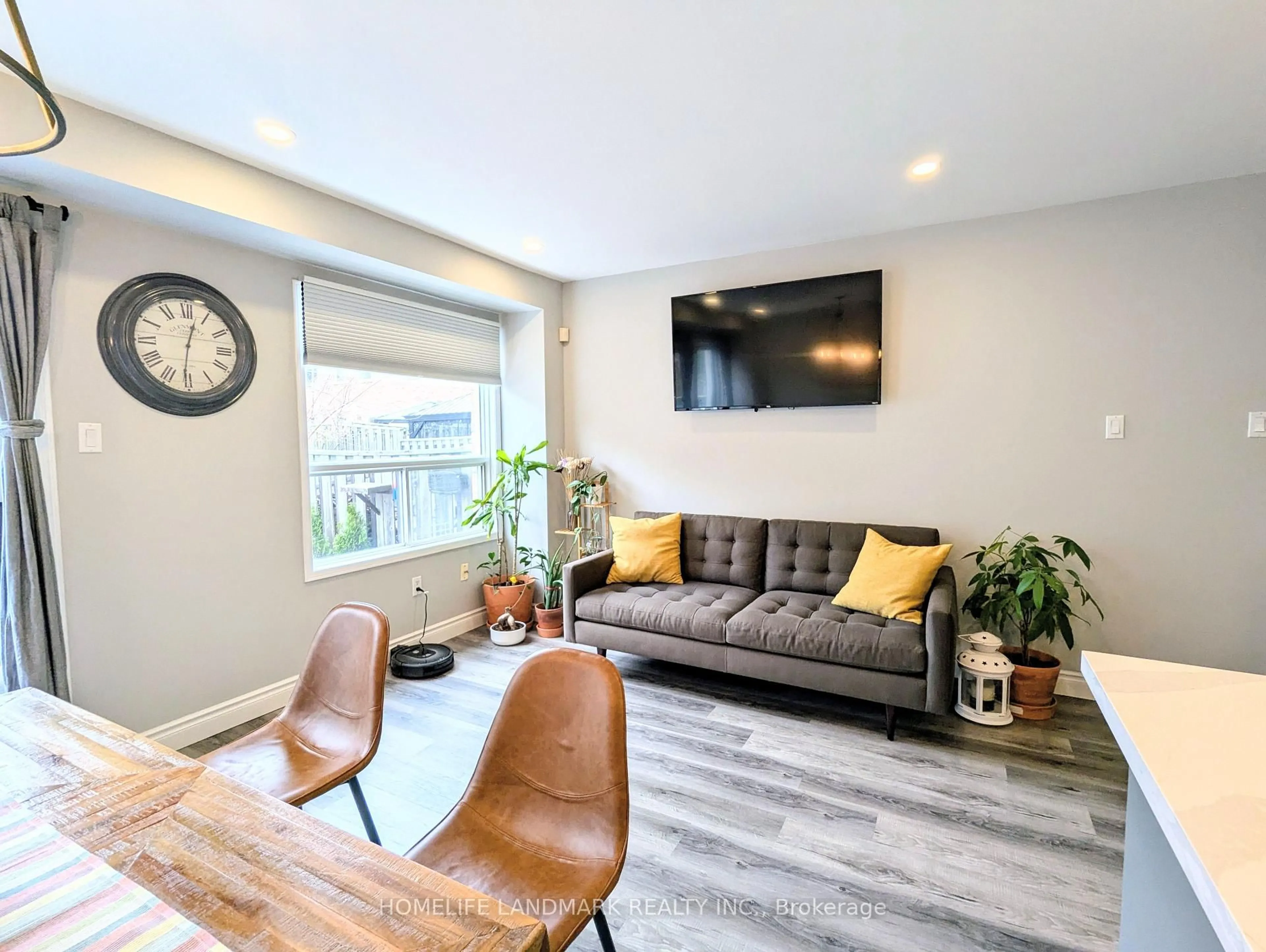 Living room with furniture, unknown for 86 Tania Cres #4, Vaughan Ontario L6A 2M8