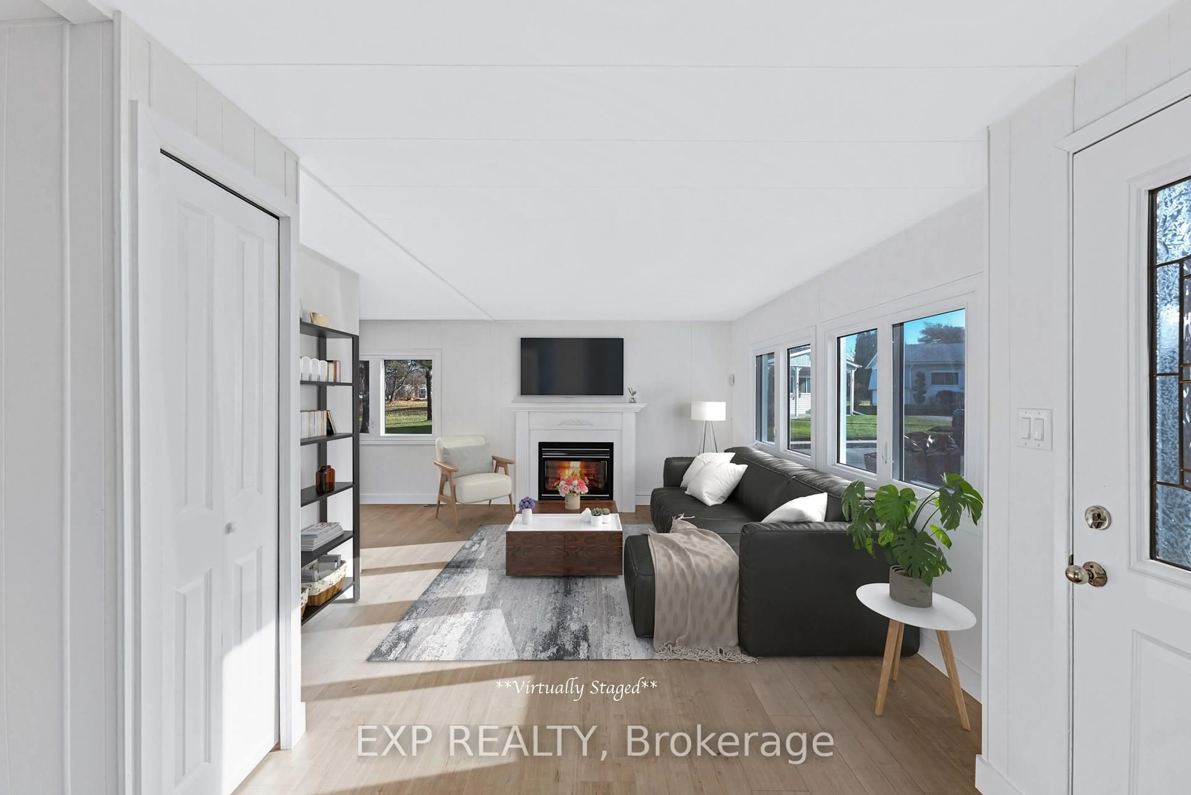 Living room with furniture, unknown for 42 Flora Dr, Innisfil Ontario L9S 1R1