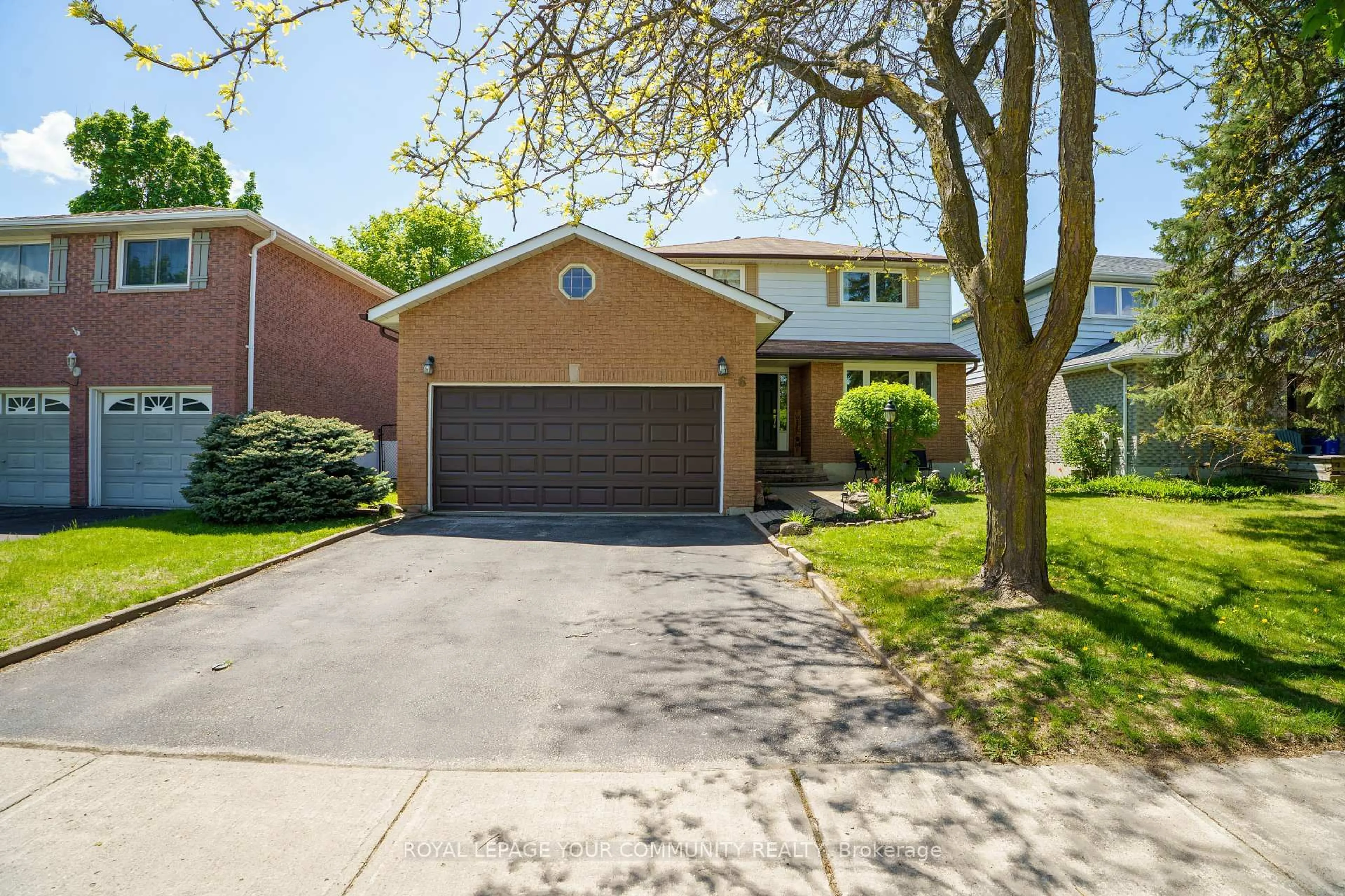 Home with brick exterior material, street for 6 Oakmeadow Blvd, Georgina Ontario L4P 3L1