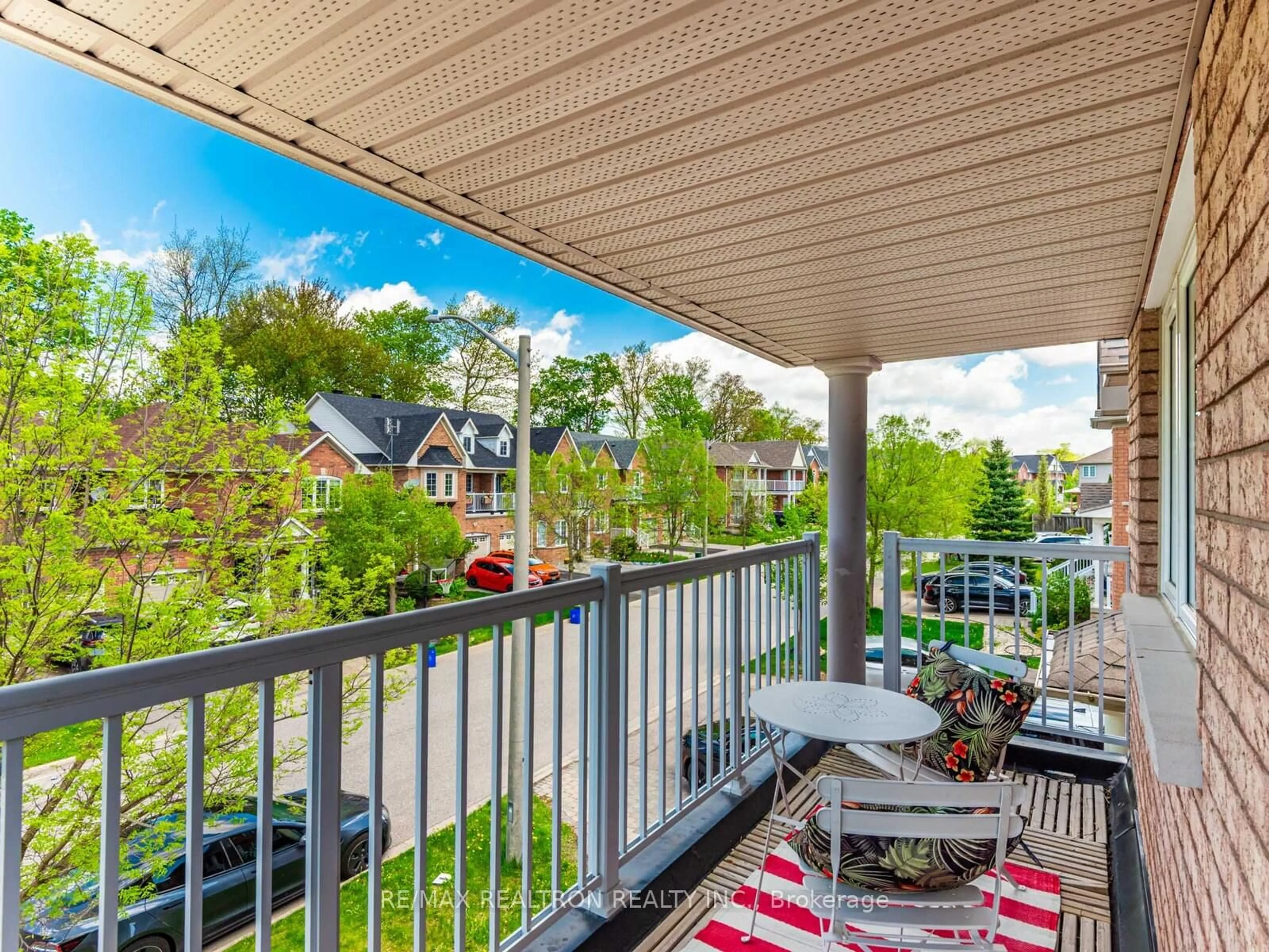 Patio, water/lake/river/ocean view for 59 Dovetail Dr, Richmond Hill Ontario L4E 5A9