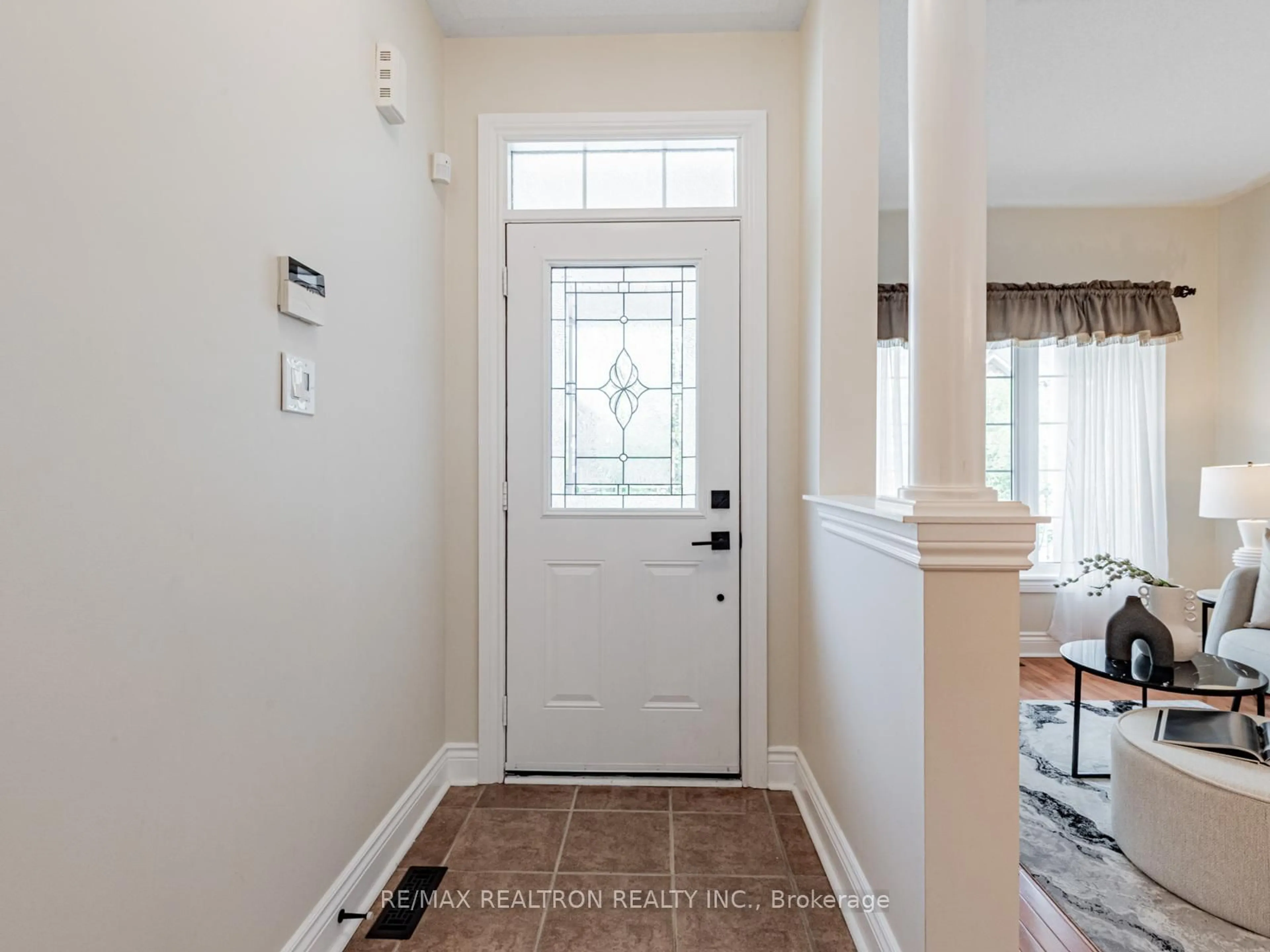 Indoor entryway for 59 Dovetail Dr, Richmond Hill Ontario L4E 5A9