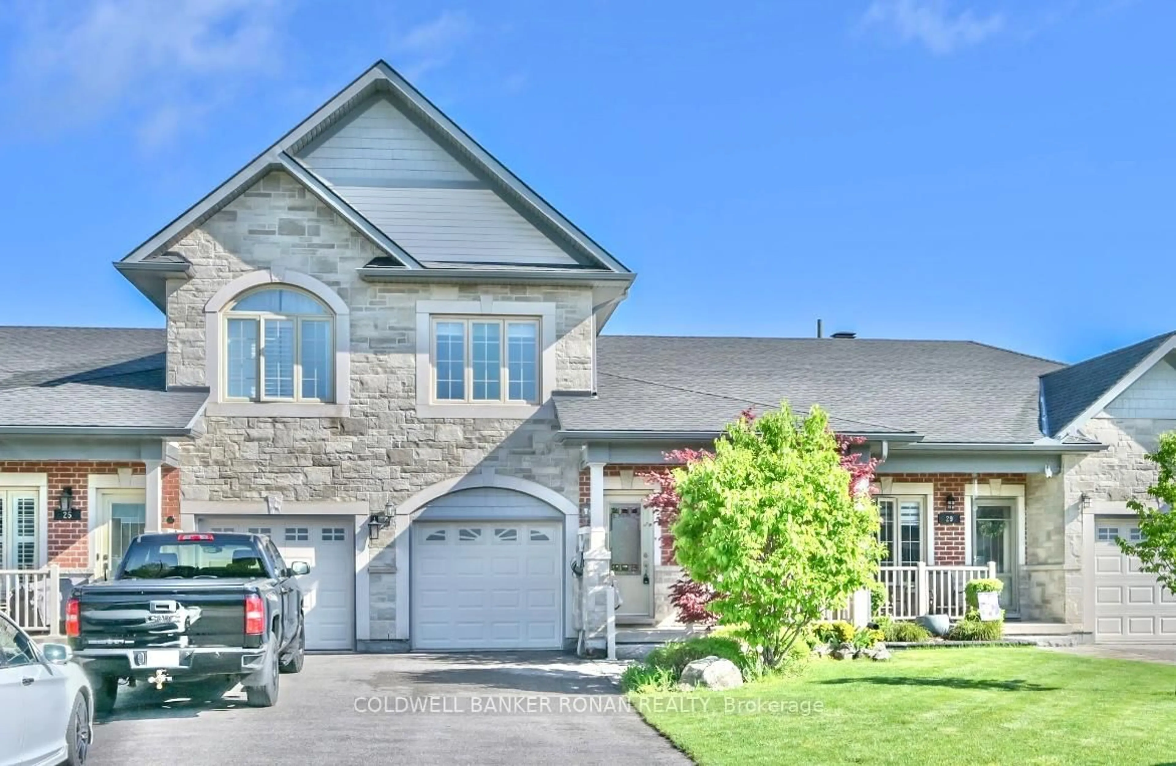 Home with brick exterior material, street for 27 Kingsmere Cres, New Tecumseth Ontario L9R 0K6