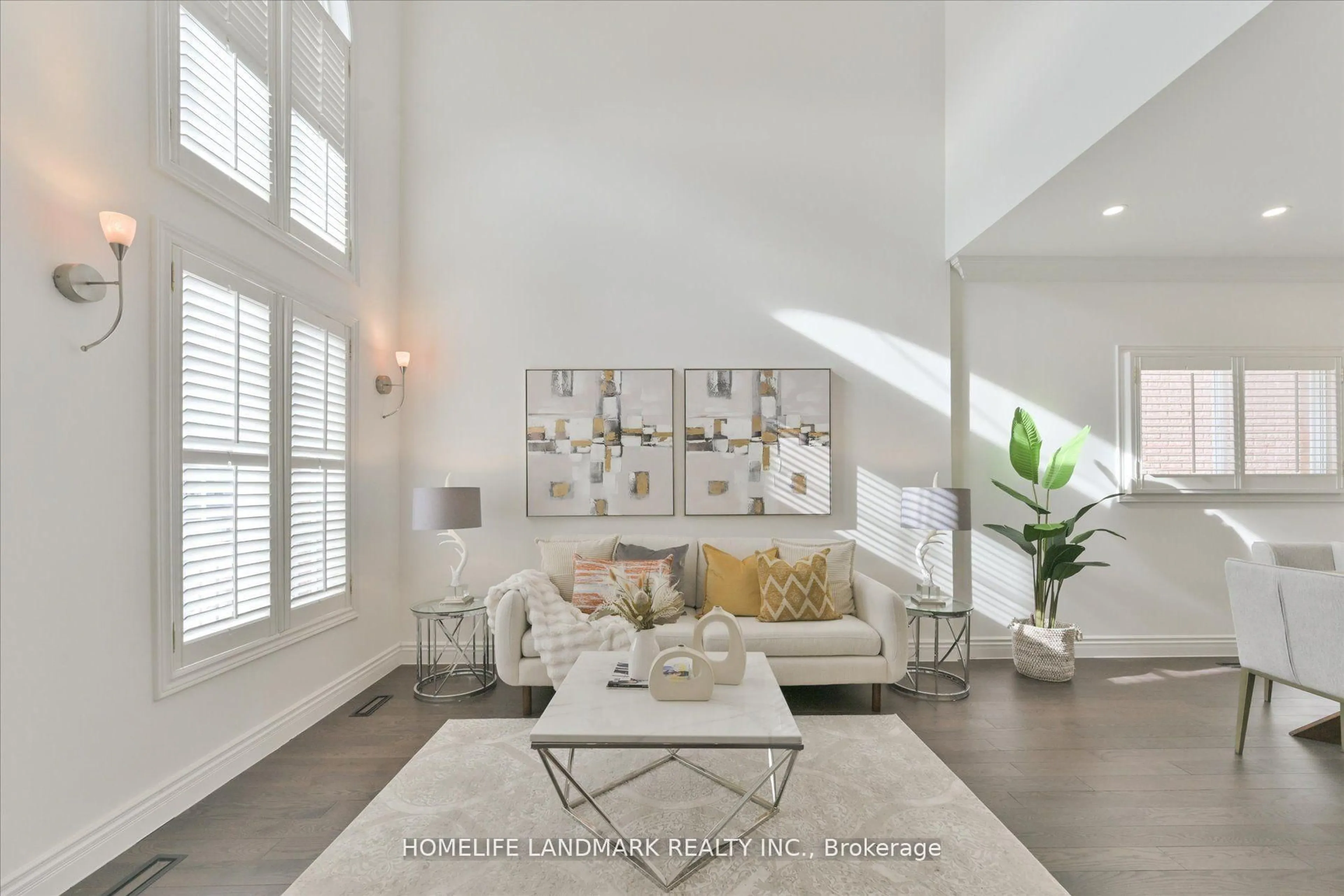 Living room with furniture, ceramic/tile floor for 27 Alpine Cres, Richmond Hill Ontario L4S 1W4